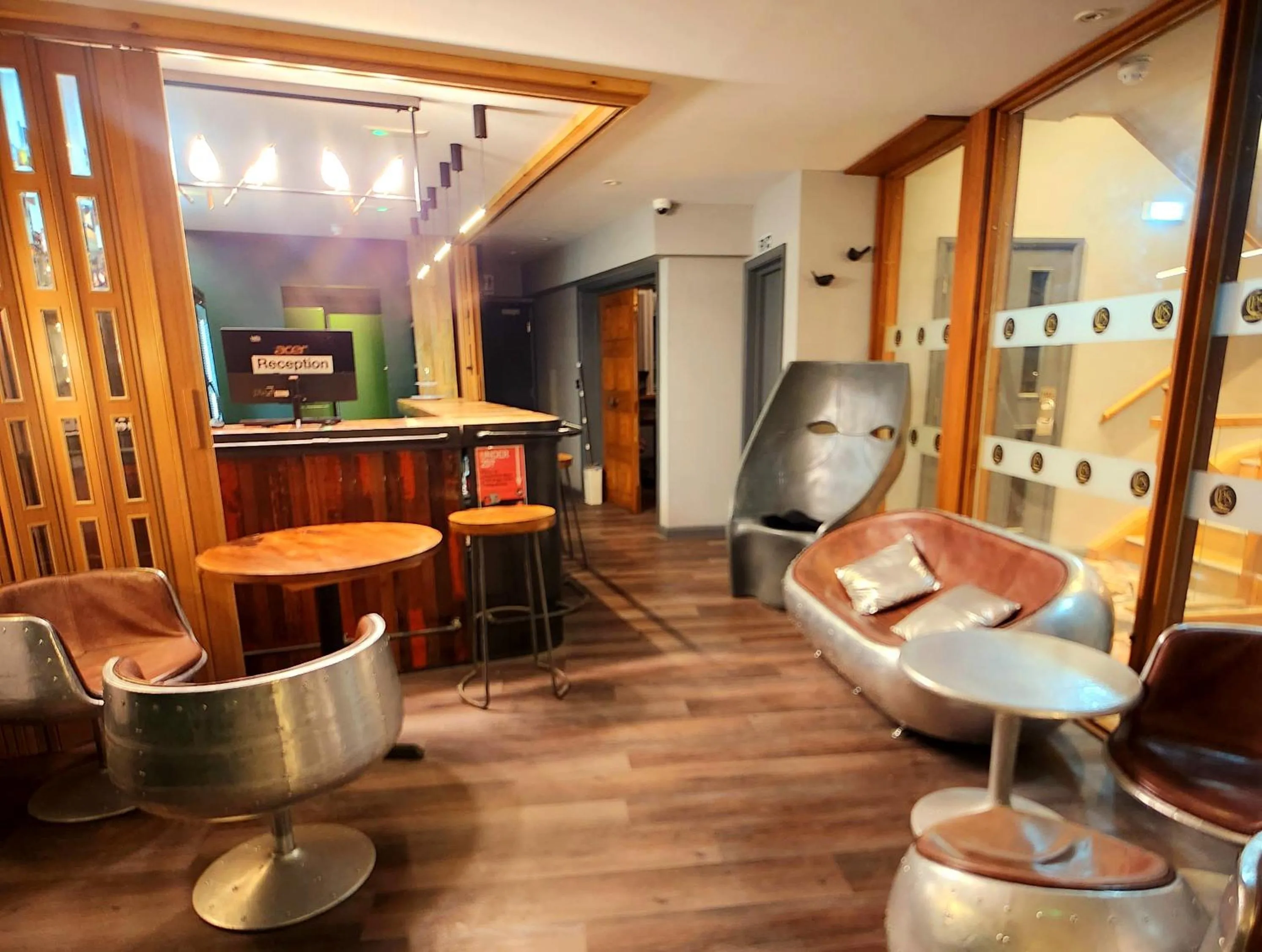 Lobby or reception in Pinnacle Suites Hotel