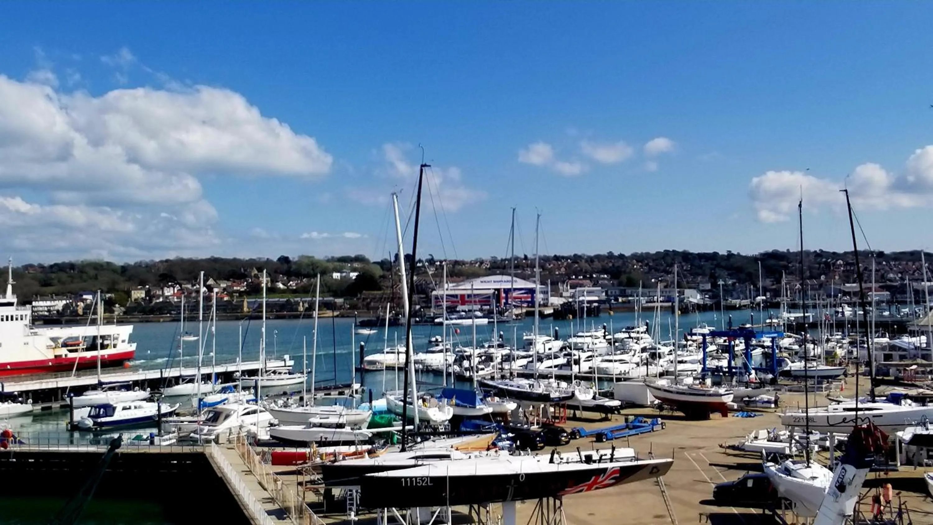 Property building in Pinnacle Suites Hotel