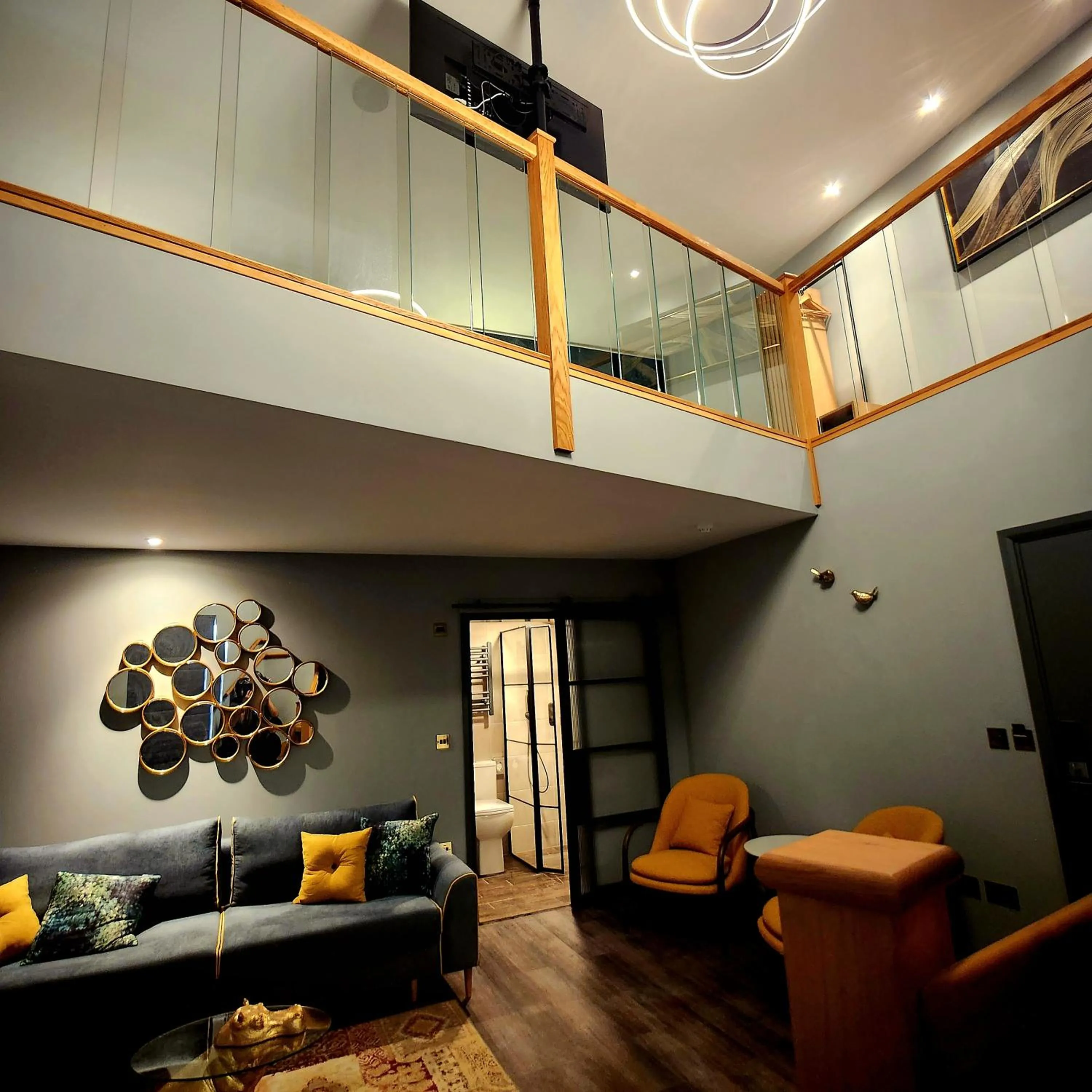 Living room in Pinnacle Suites Hotel