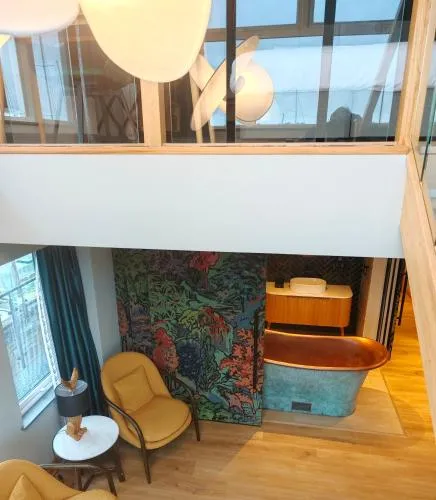 Pinnacle Suites Hotel