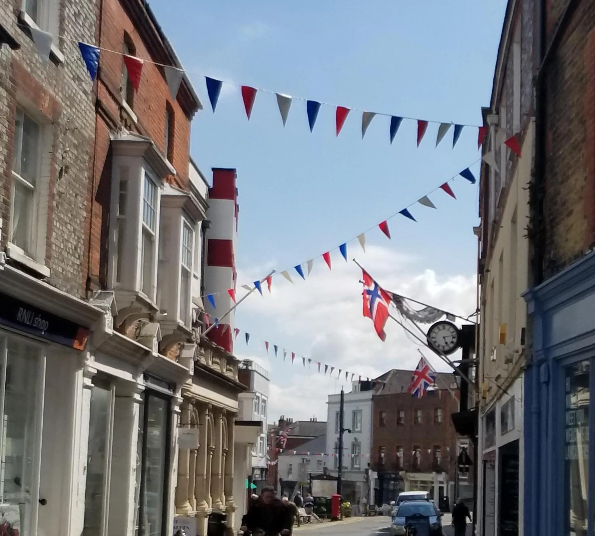 Neighbourhood in Pinnacle Suites Hotel