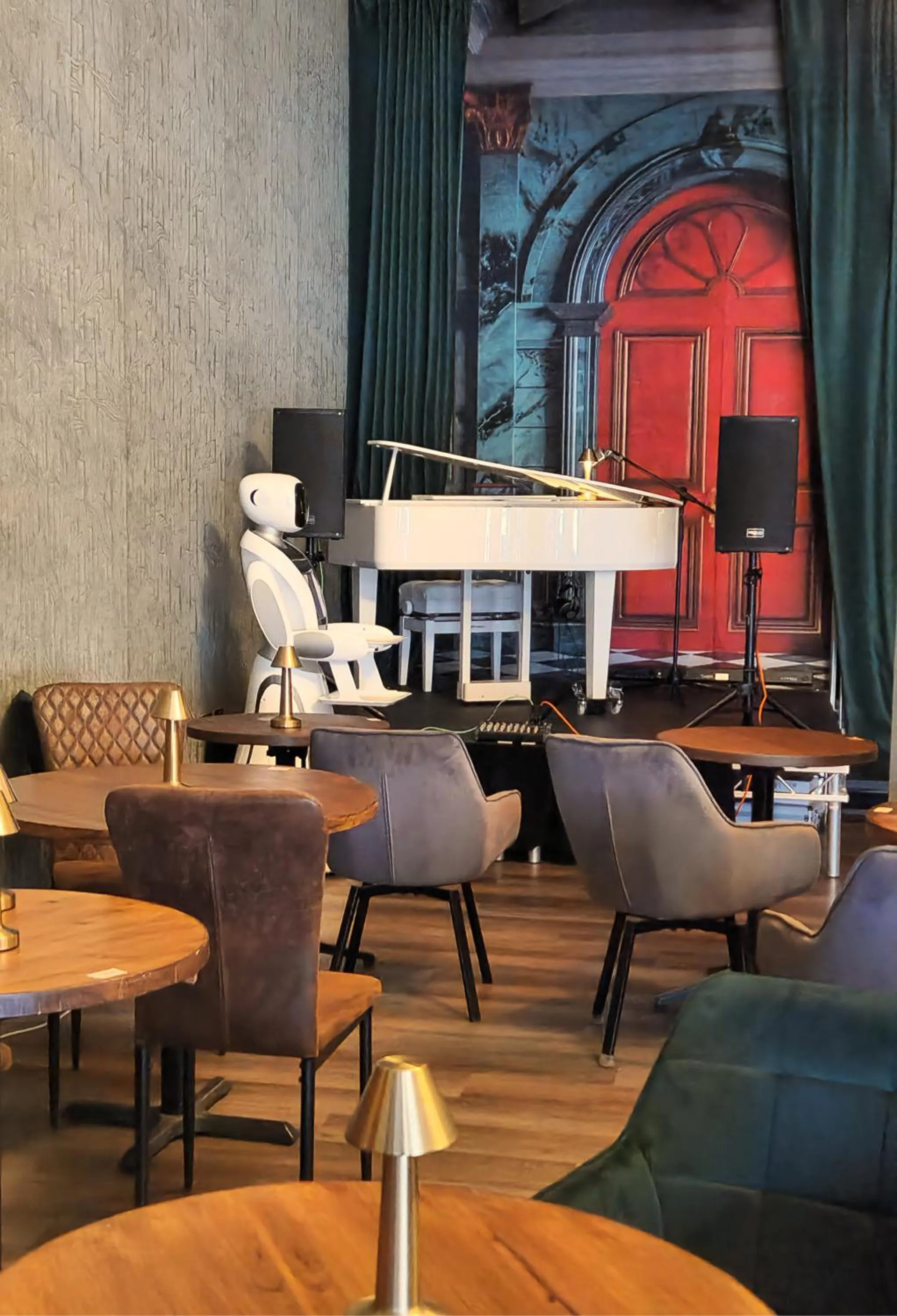 Pinnacle Suites Hotel