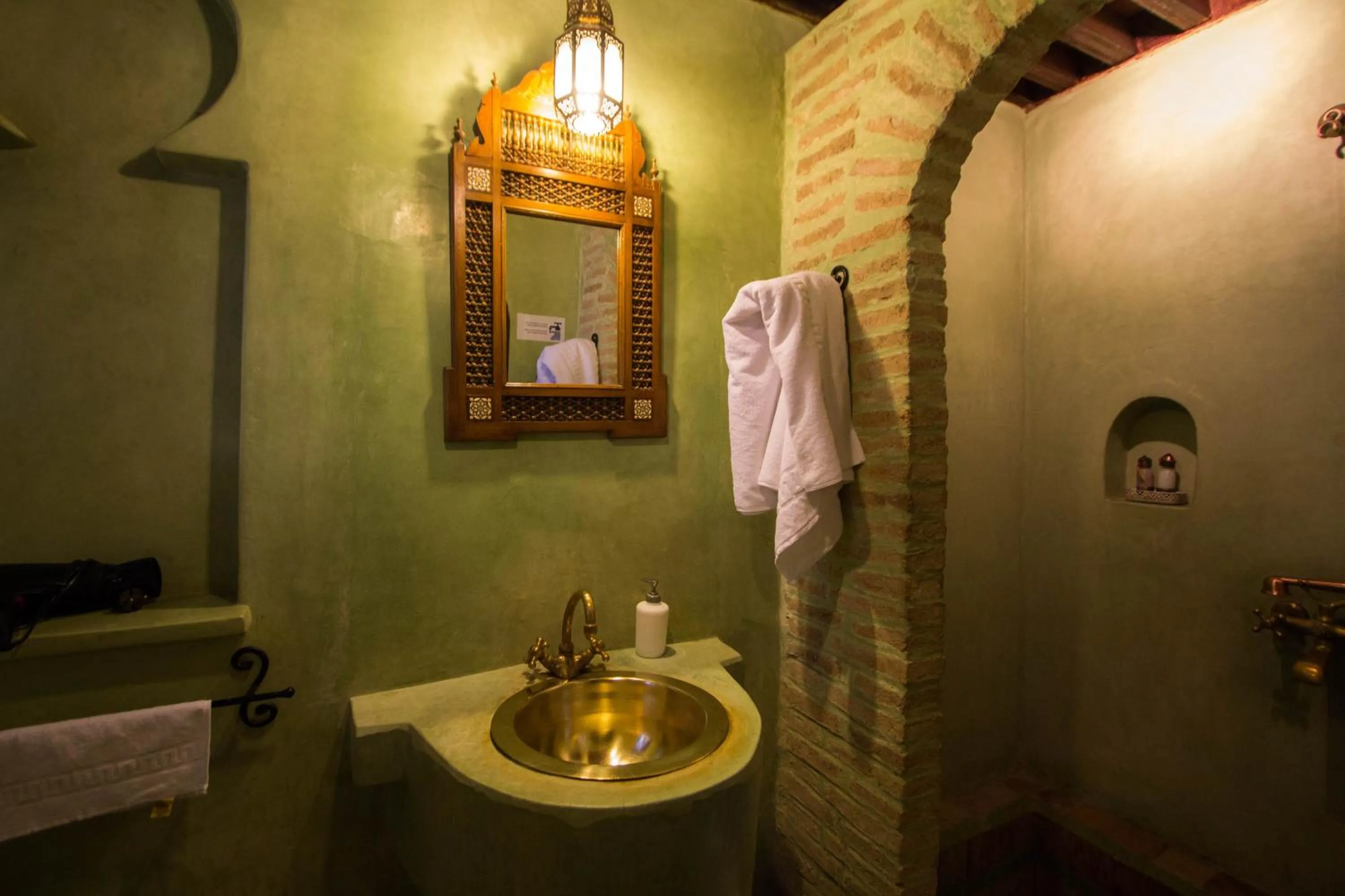 Bathroom in Riad Fes Baraka & SPA