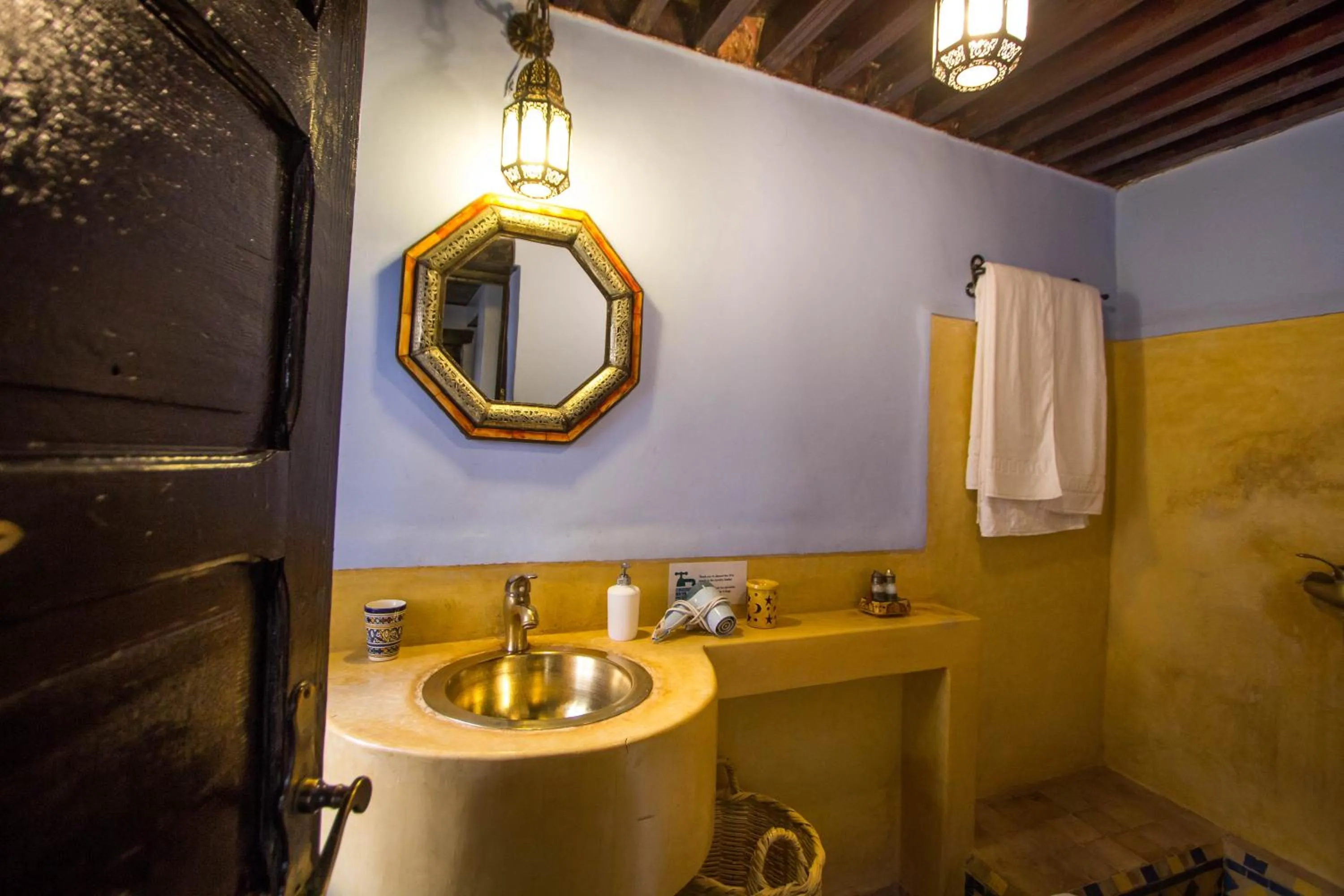 Bathroom in Riad Fes Baraka & SPA