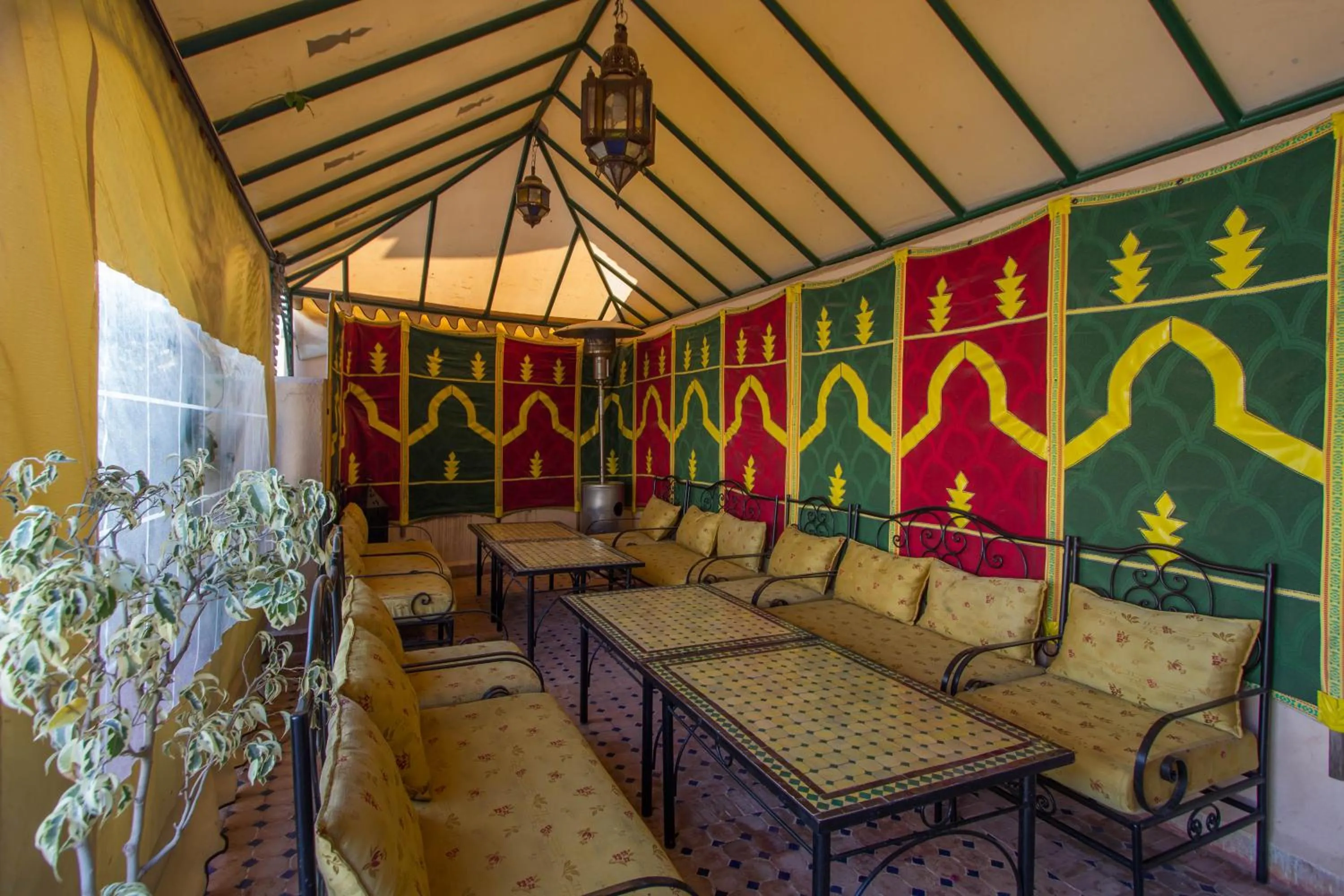 Restaurant/places to eat in Riad Fes Baraka & SPA