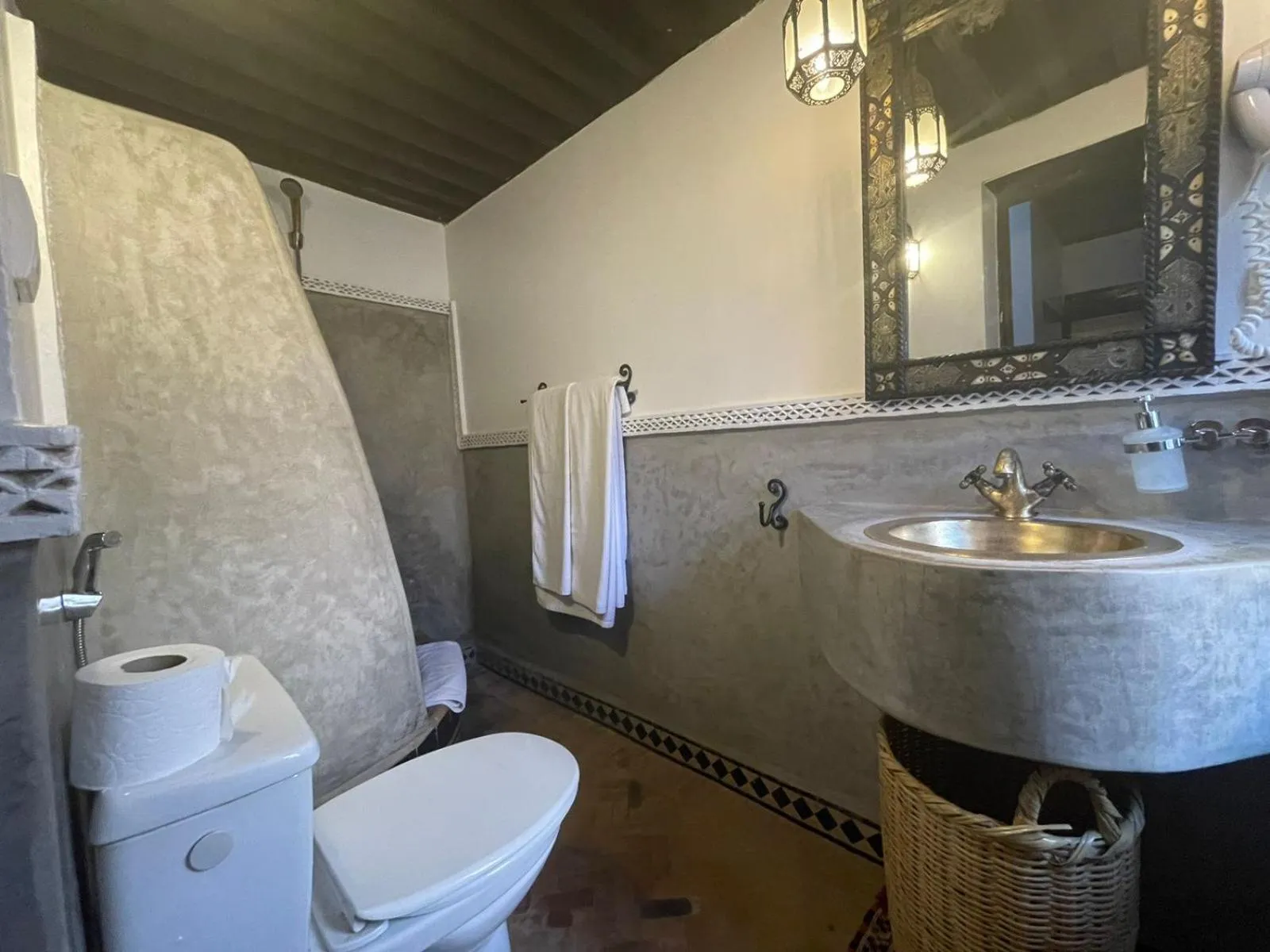 Shower in Riad Fes Baraka & SPA