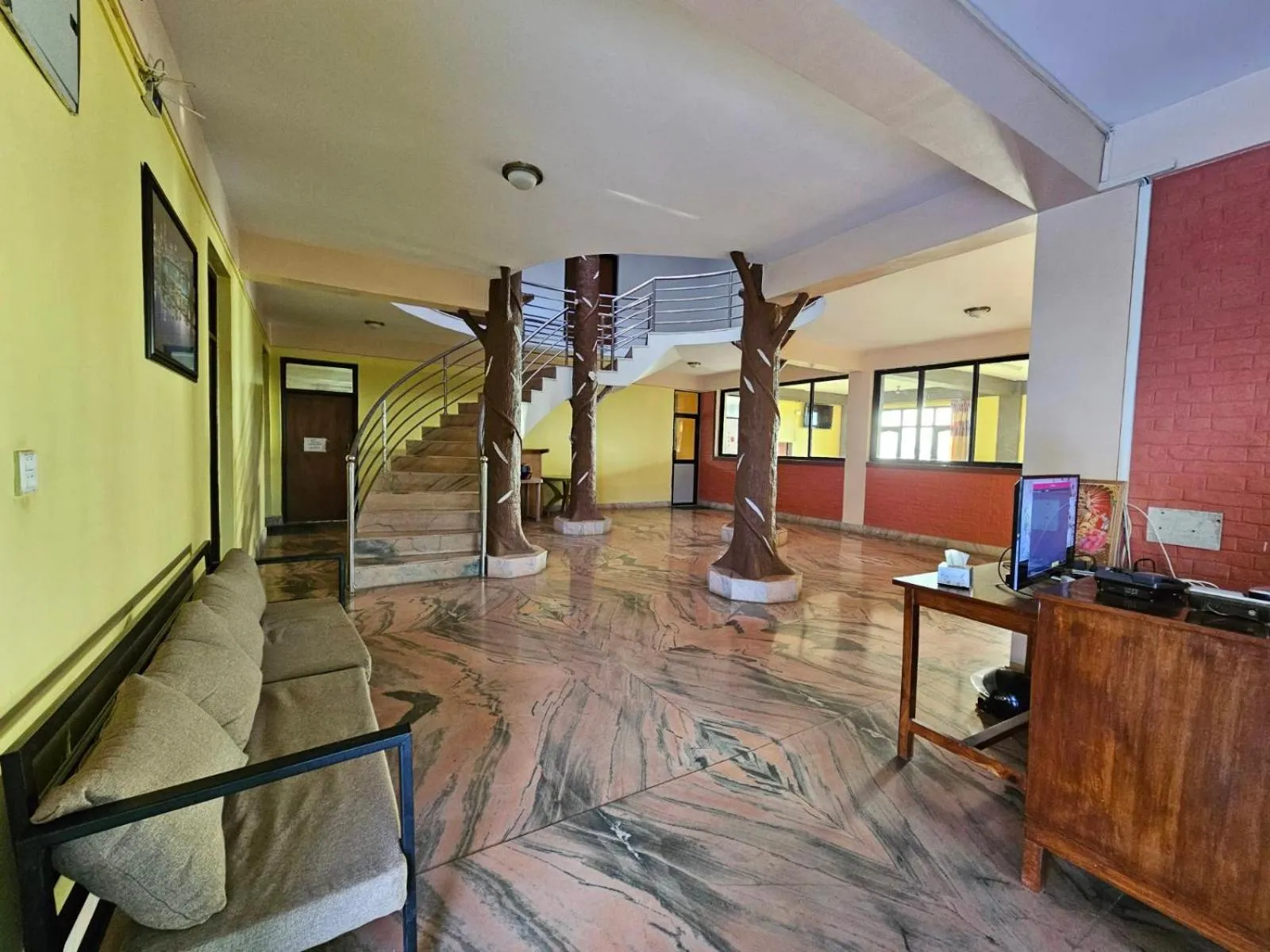 Lobby or reception in Hotell Hill Crown