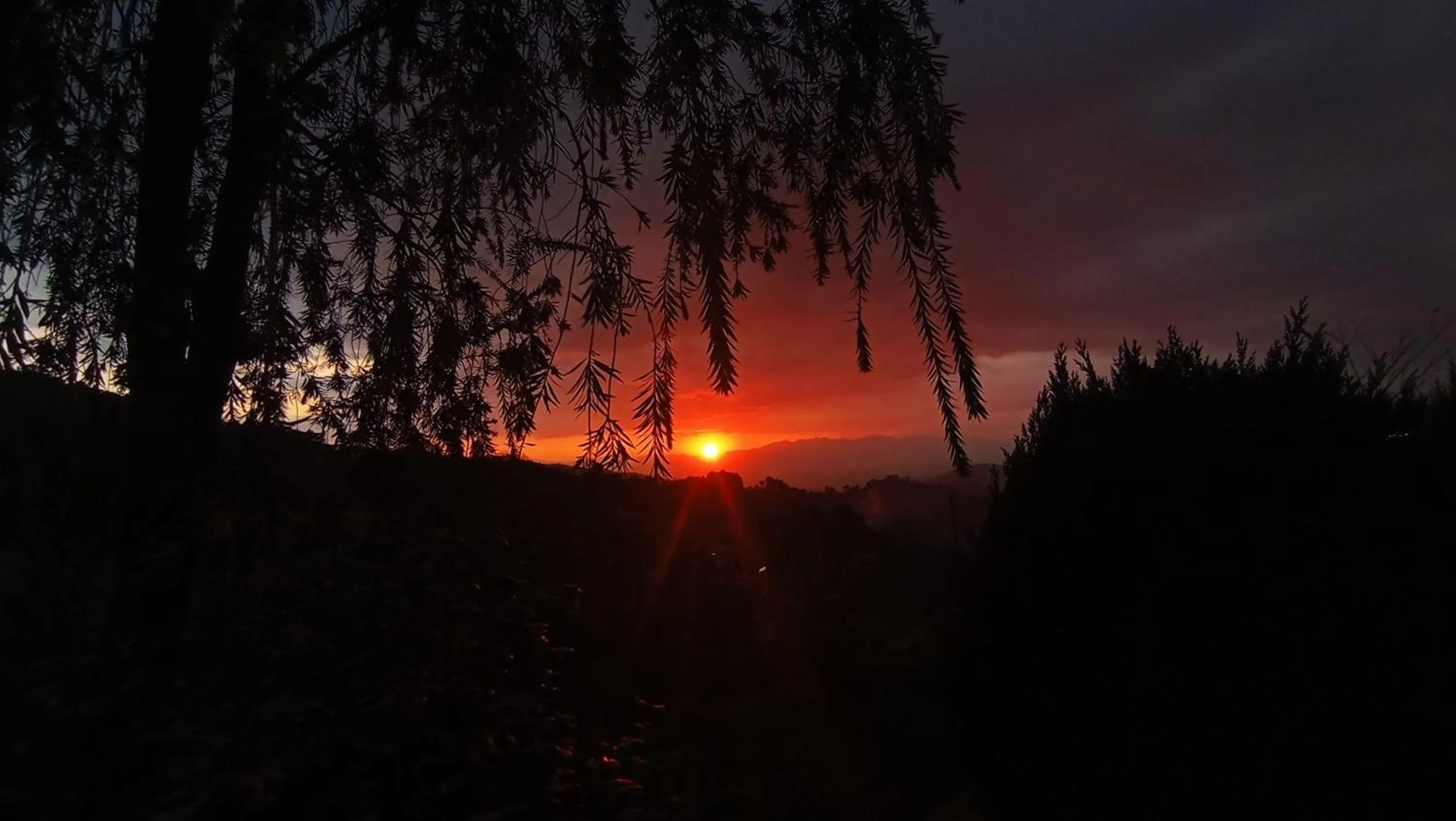 Sunset in Hotell Hill Crown