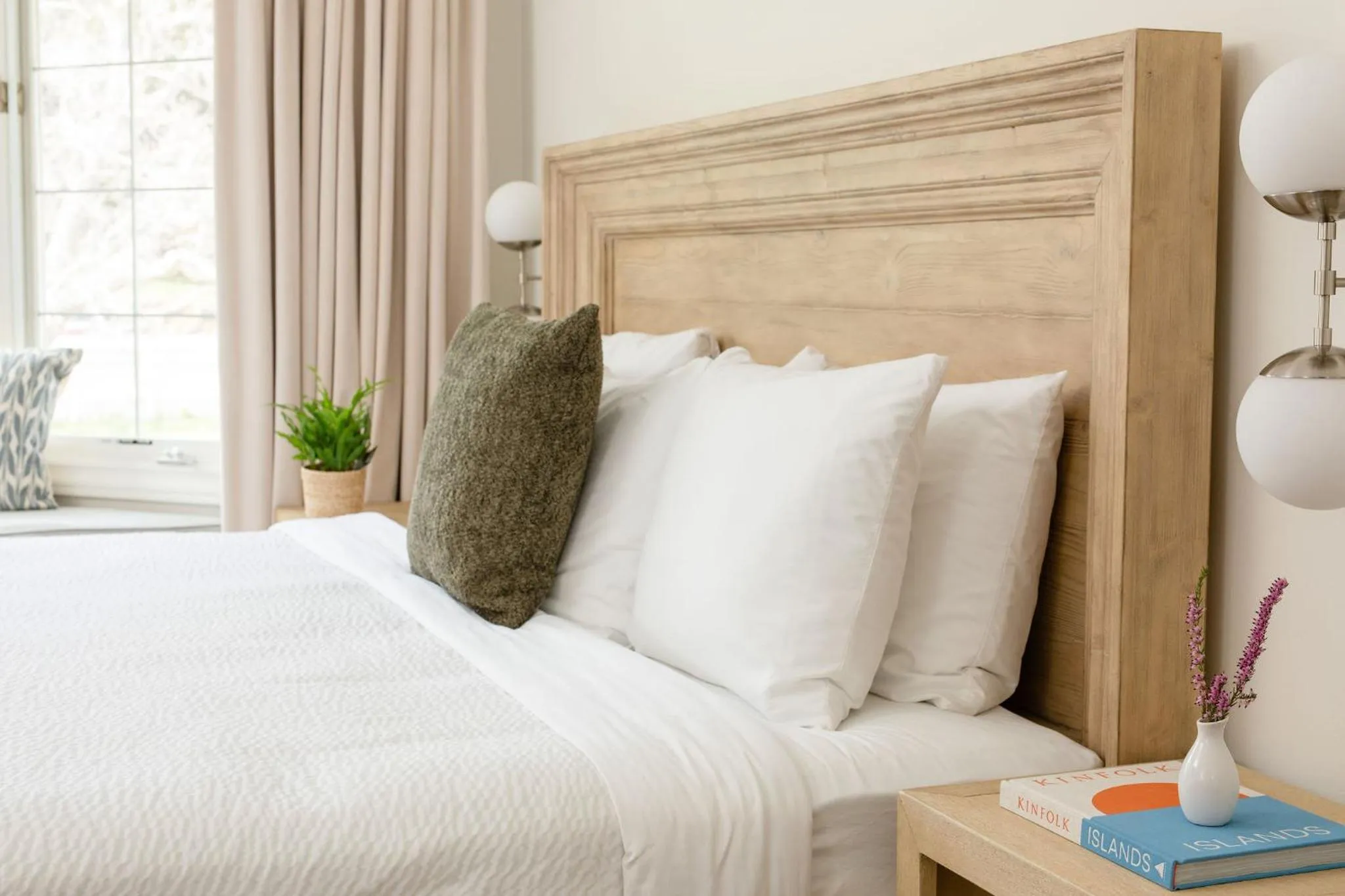 Bed in Outlook Inn on Orcas Island