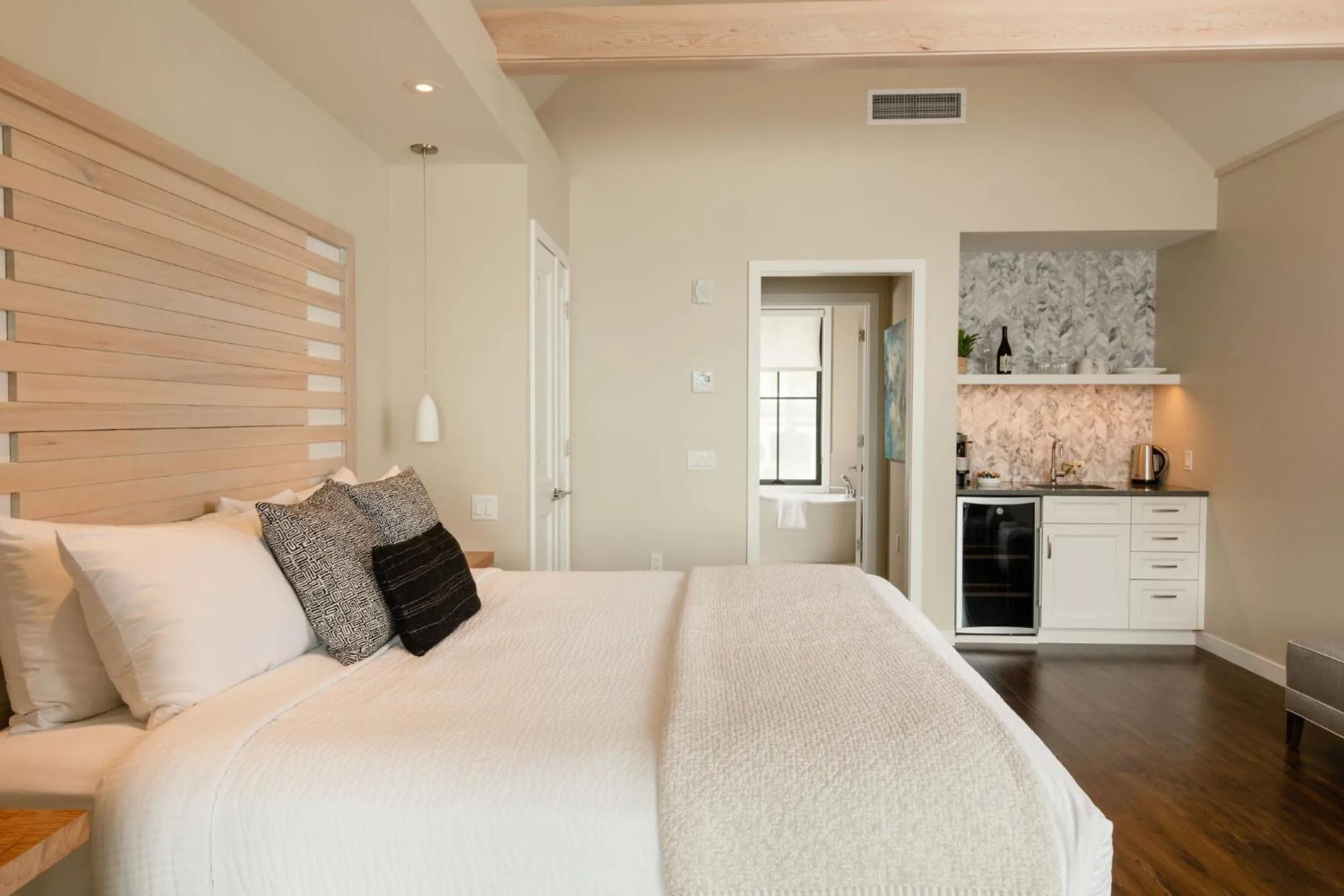 Bed in Outlook Inn on Orcas Island