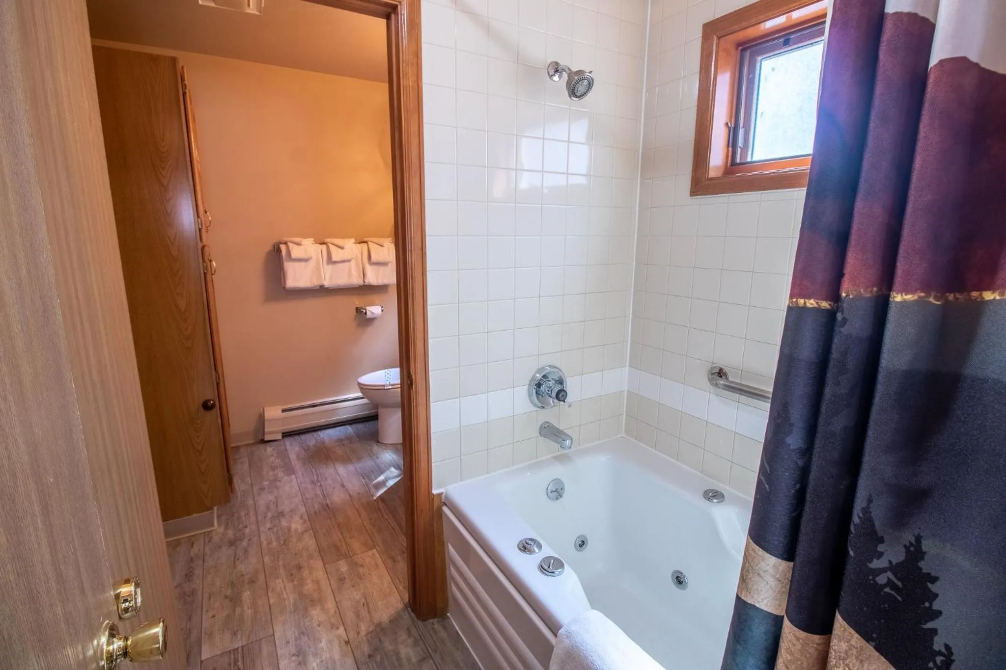 Shower in Castle Mountain Lodge