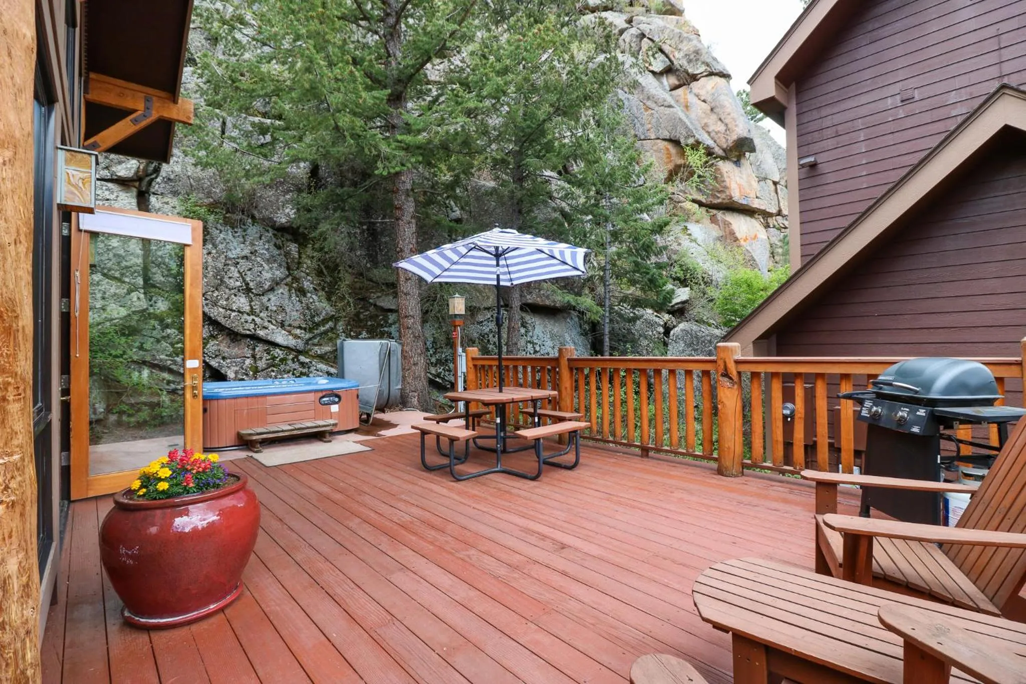 Balcony/Terrace in Castle Mountain Lodge