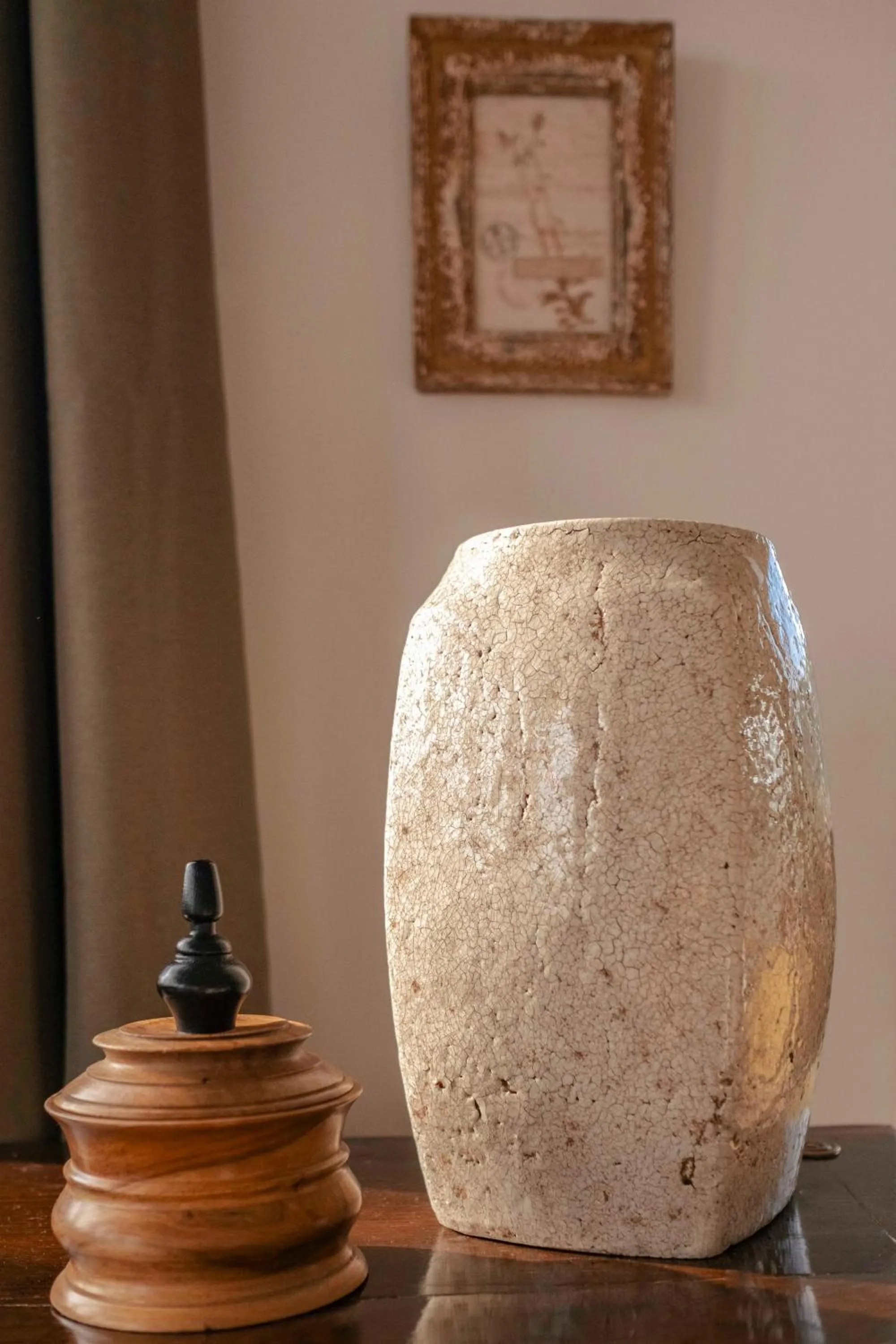 Decorative detail in Surplage Hôtel Cavalière