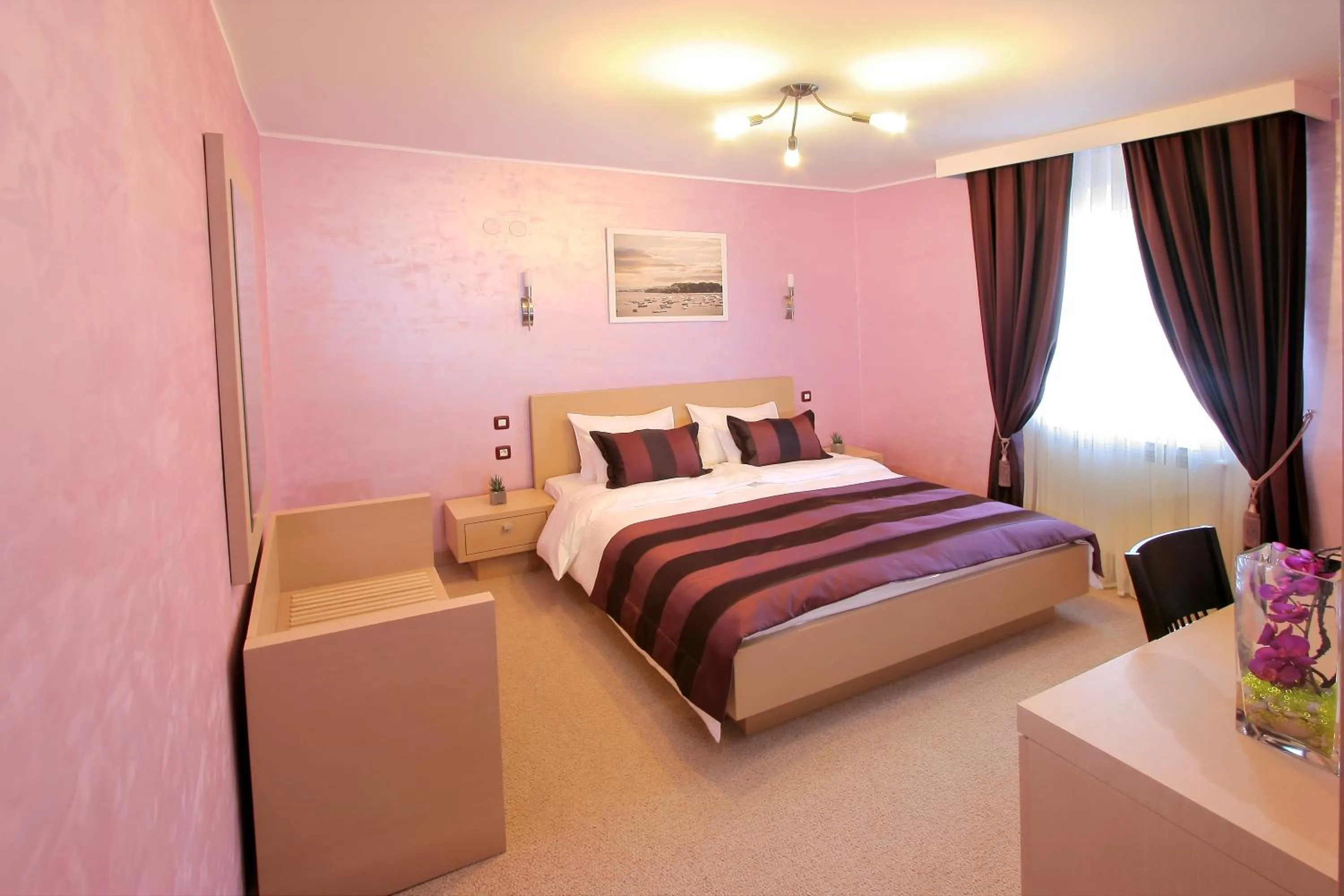 Photo of the whole room, Bed in Euro Garni Hotel