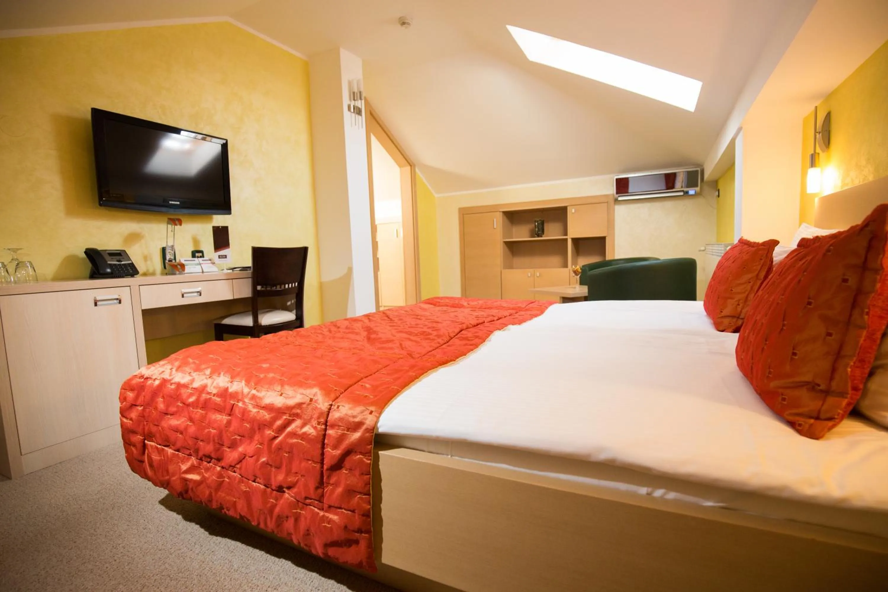 Photo of the whole room, Bed in Euro Garni Hotel