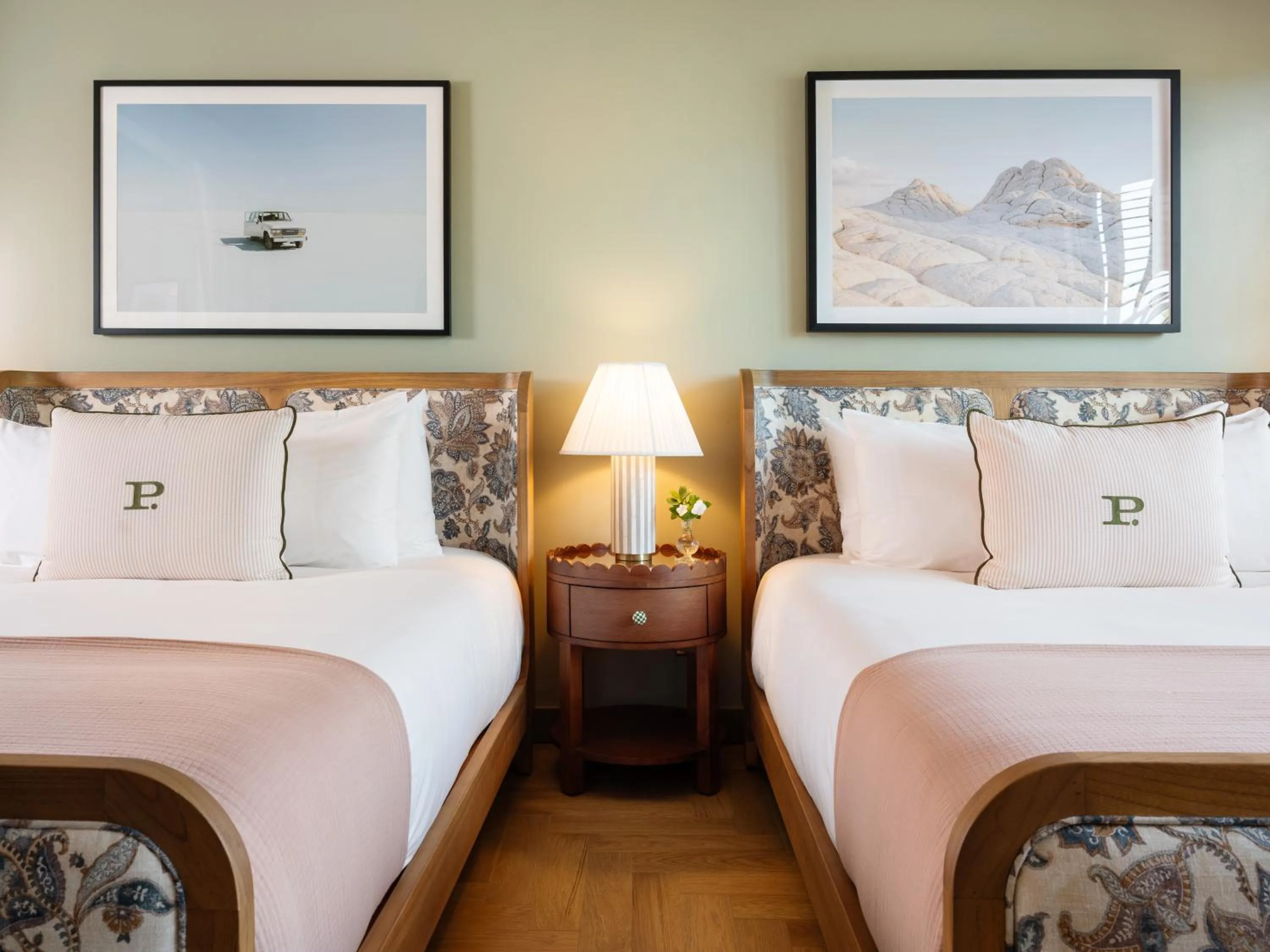 Bed in Palihouse Hyde Park Village