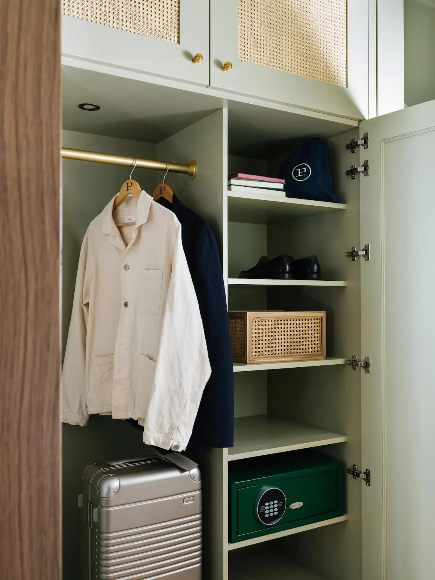 wardrobe in Palihouse Hyde Park Village