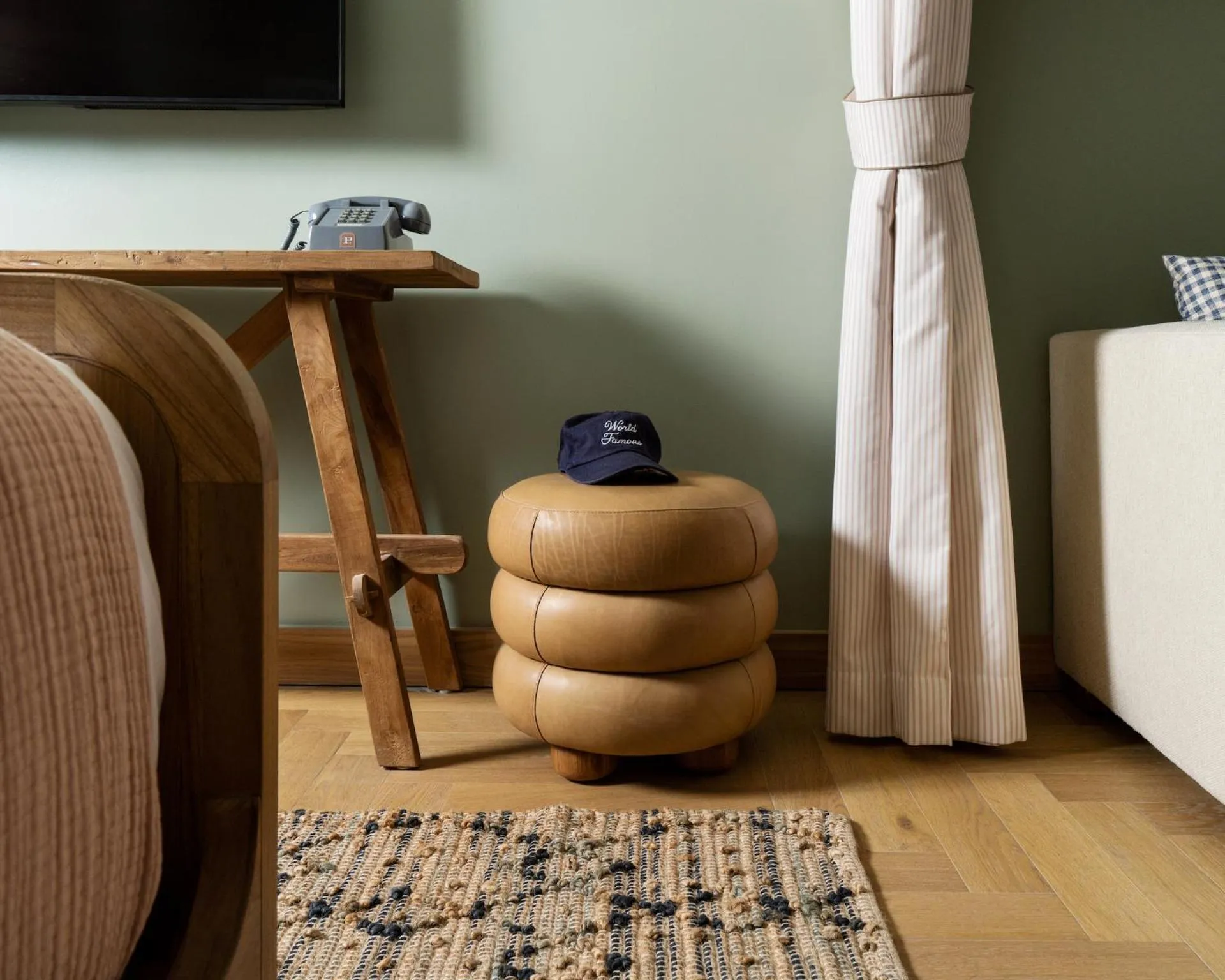 Seating area in Palihouse Hyde Park Village