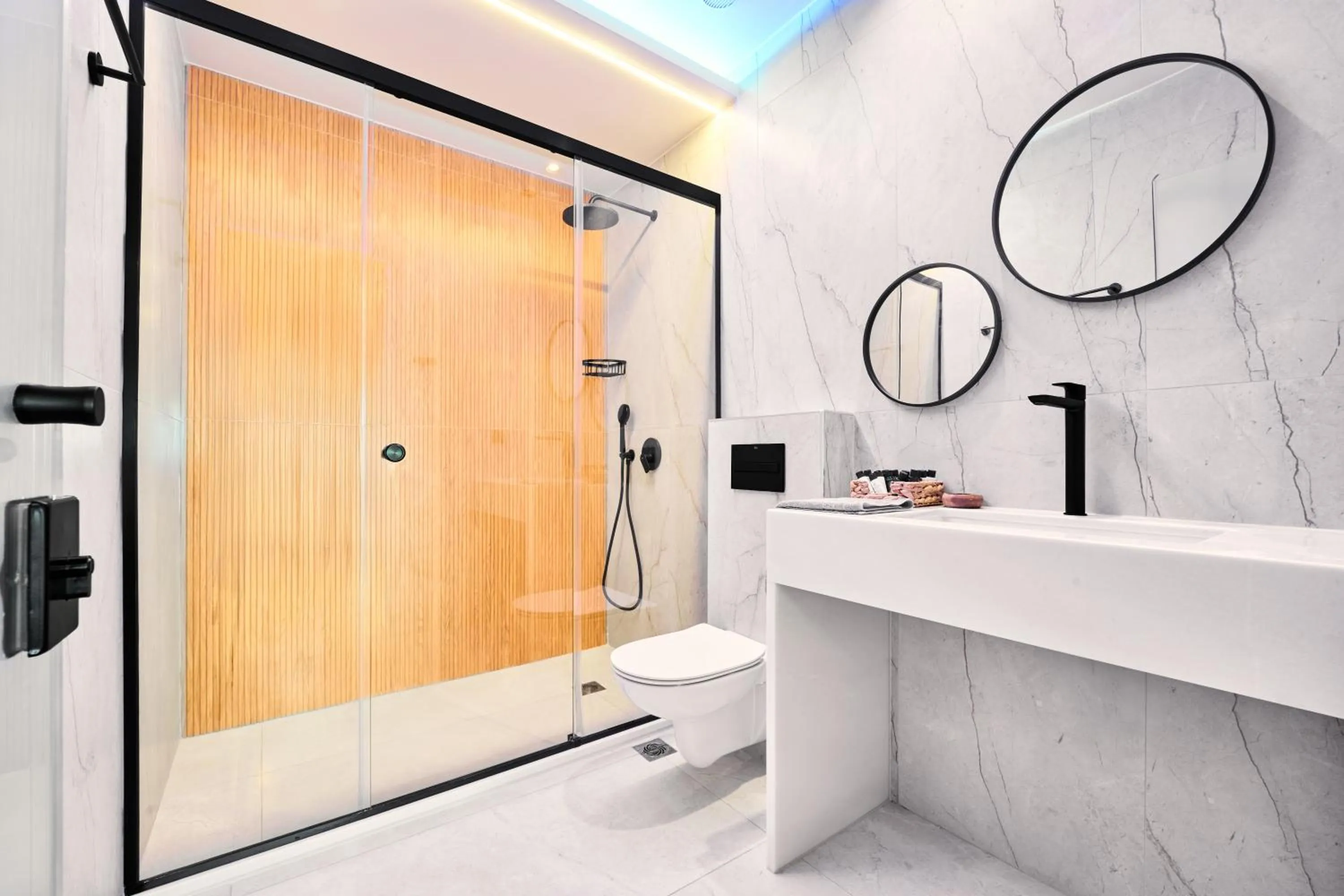 Shower in AKTEON GIRNI