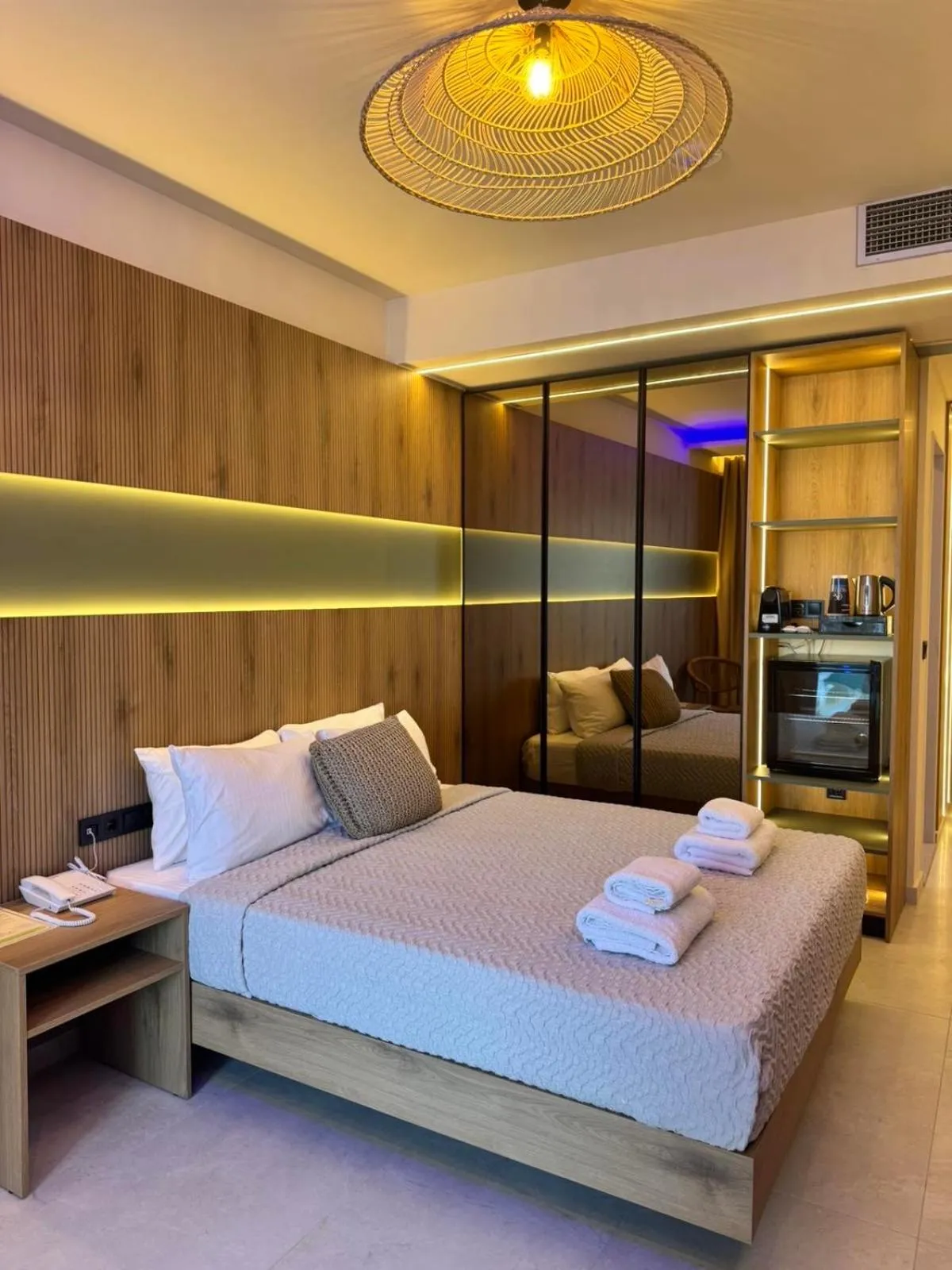 Bedroom, Bed in AKTEON GIRNI