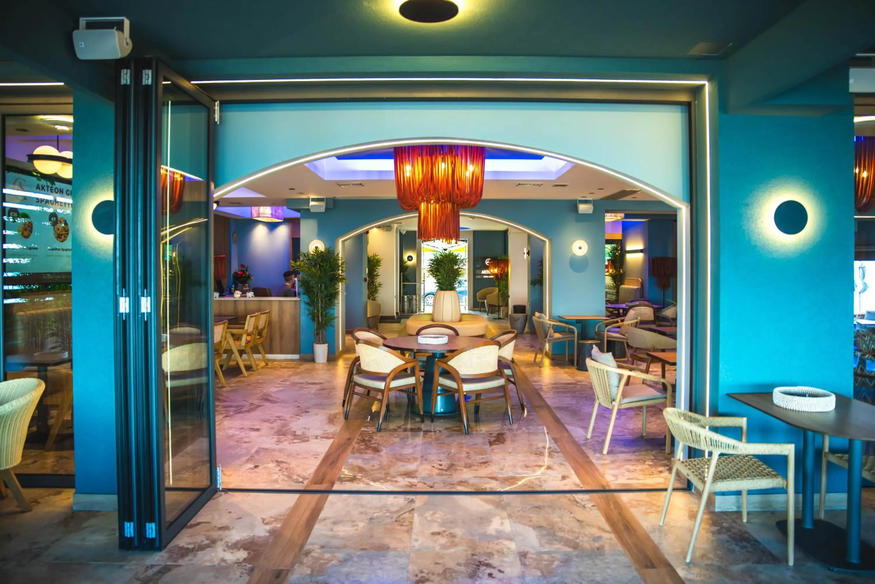 Restaurant/places to eat in AKTEON GIRNI