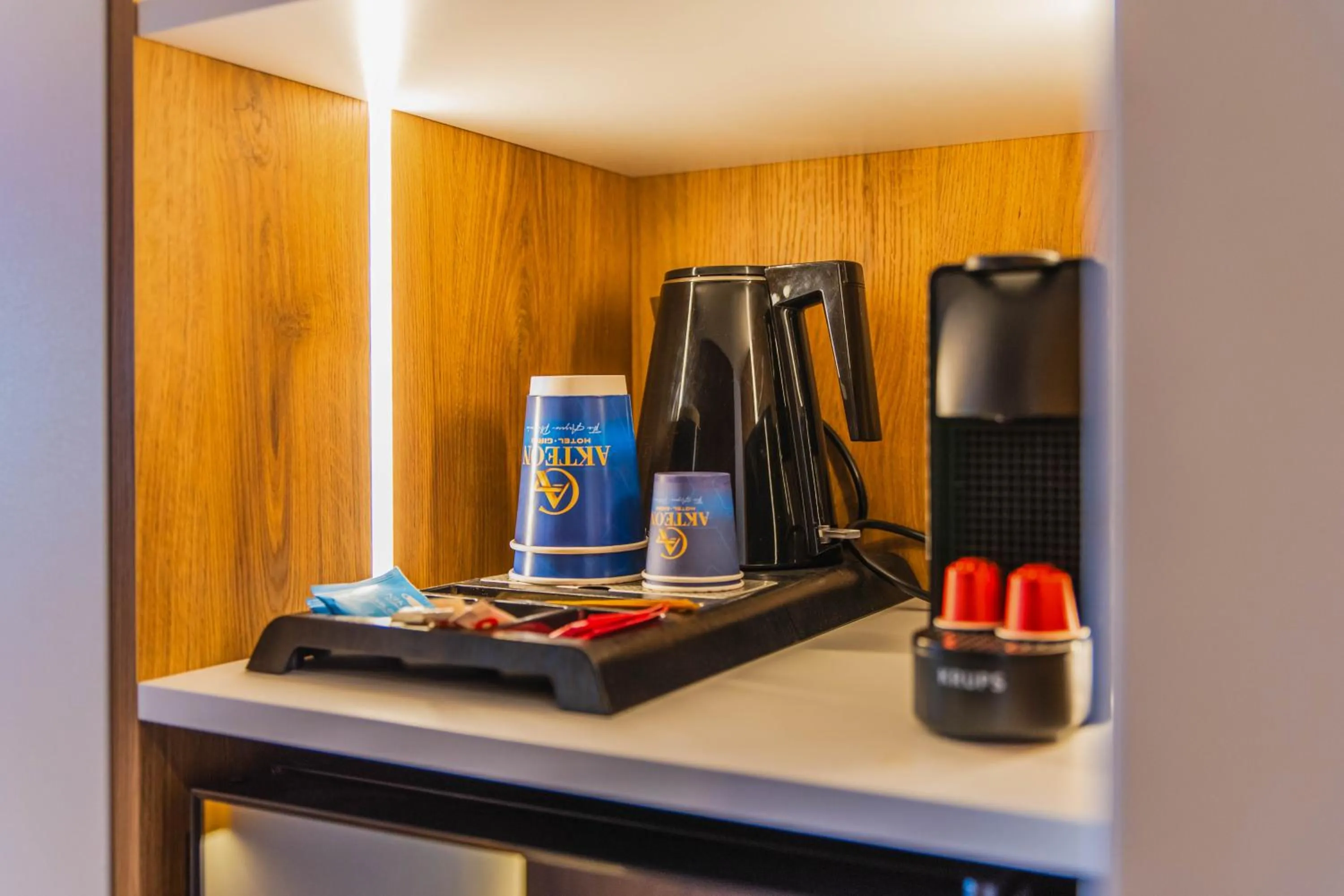 Coffee/tea facilities in AKTEON GIRNI