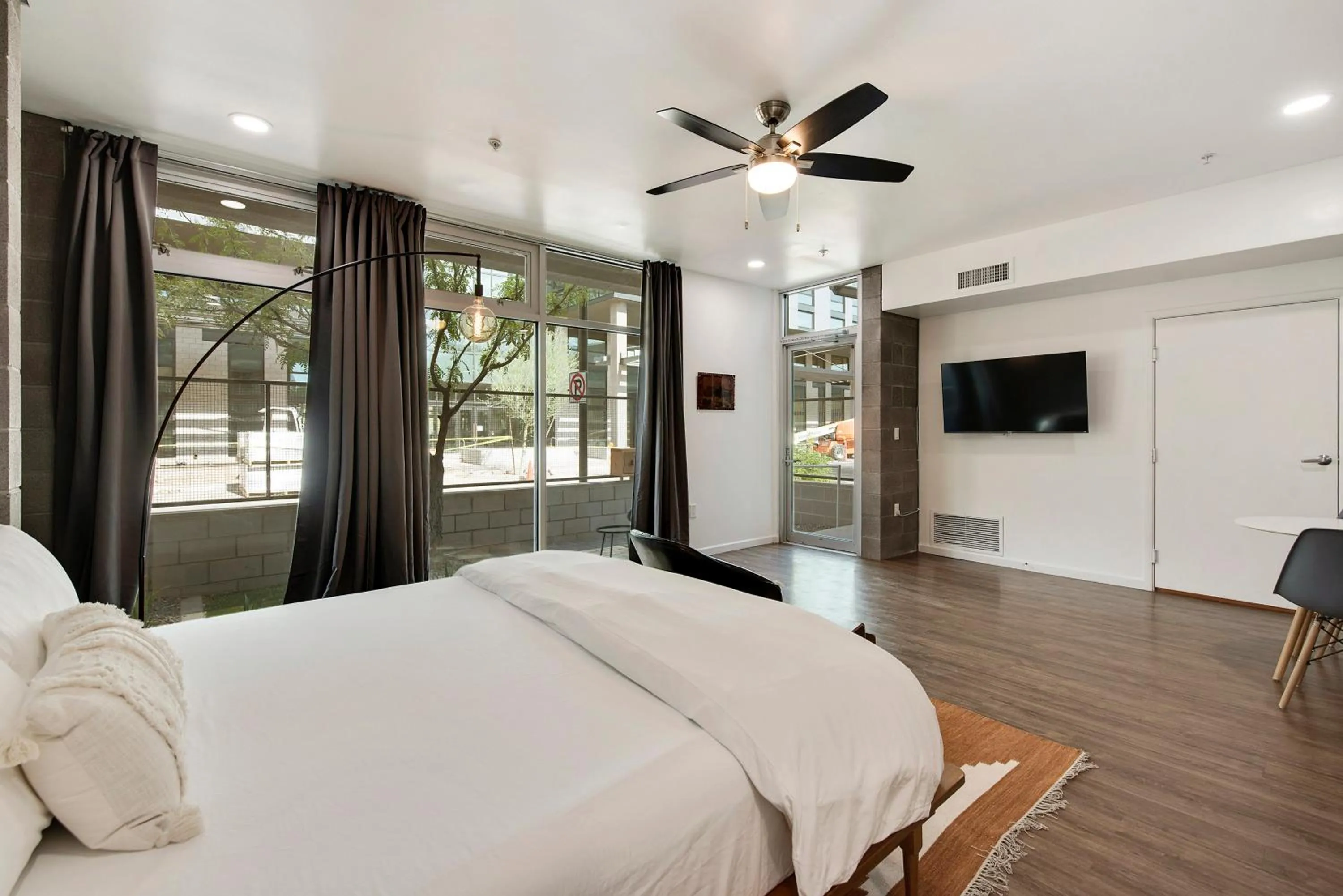 Bed in Tempe Lofty Studios