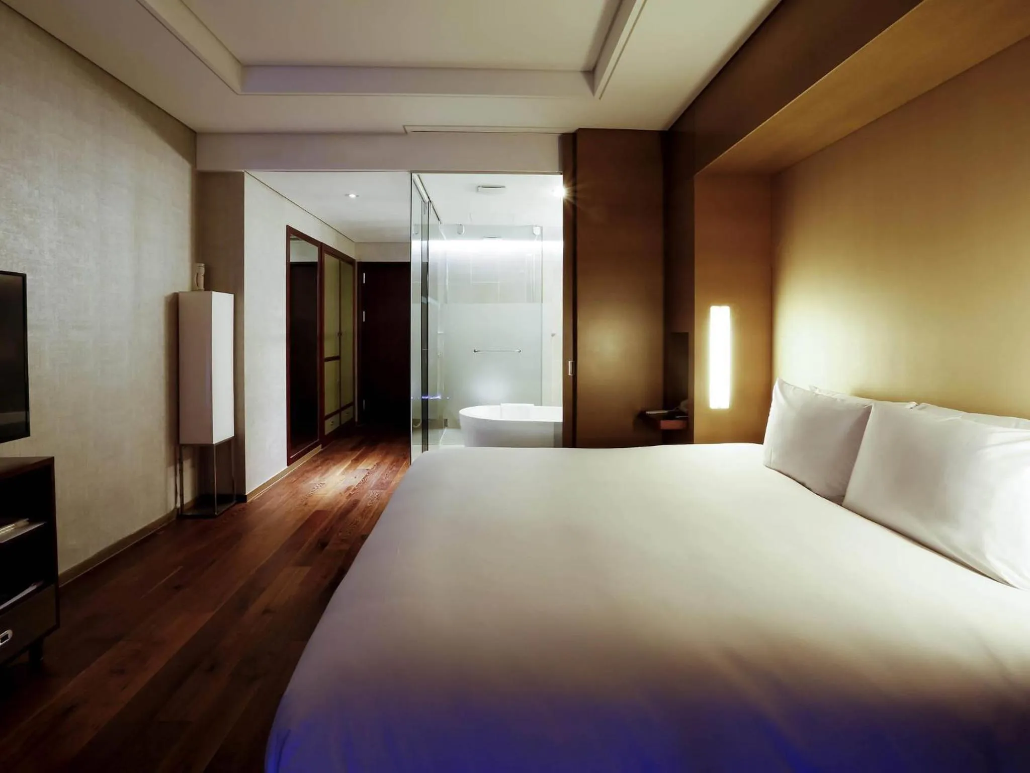 Bedroom, Bed in Grand Mercure Ambassador Changwon