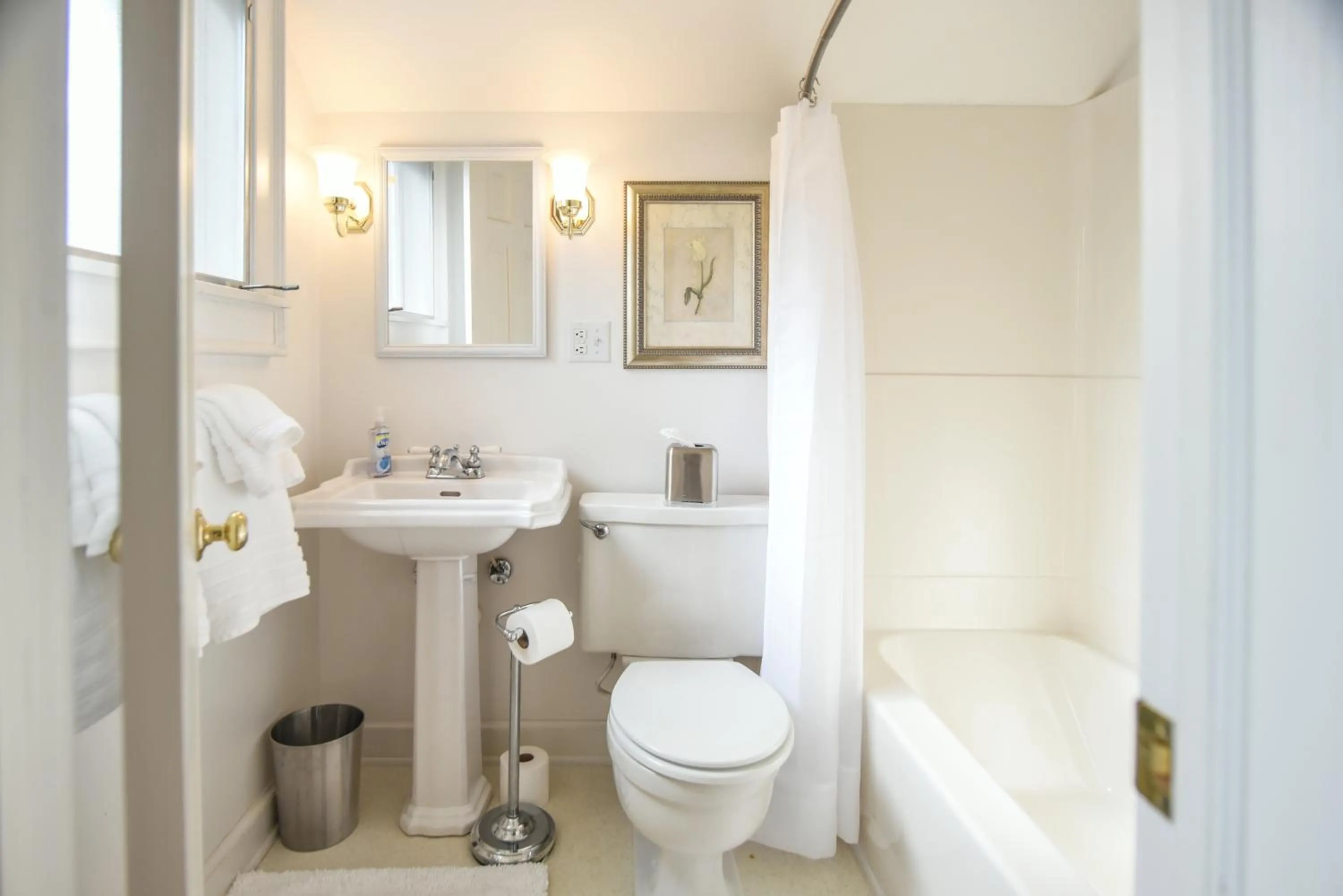 Bathroom in Love Lane Bed & Breakfast