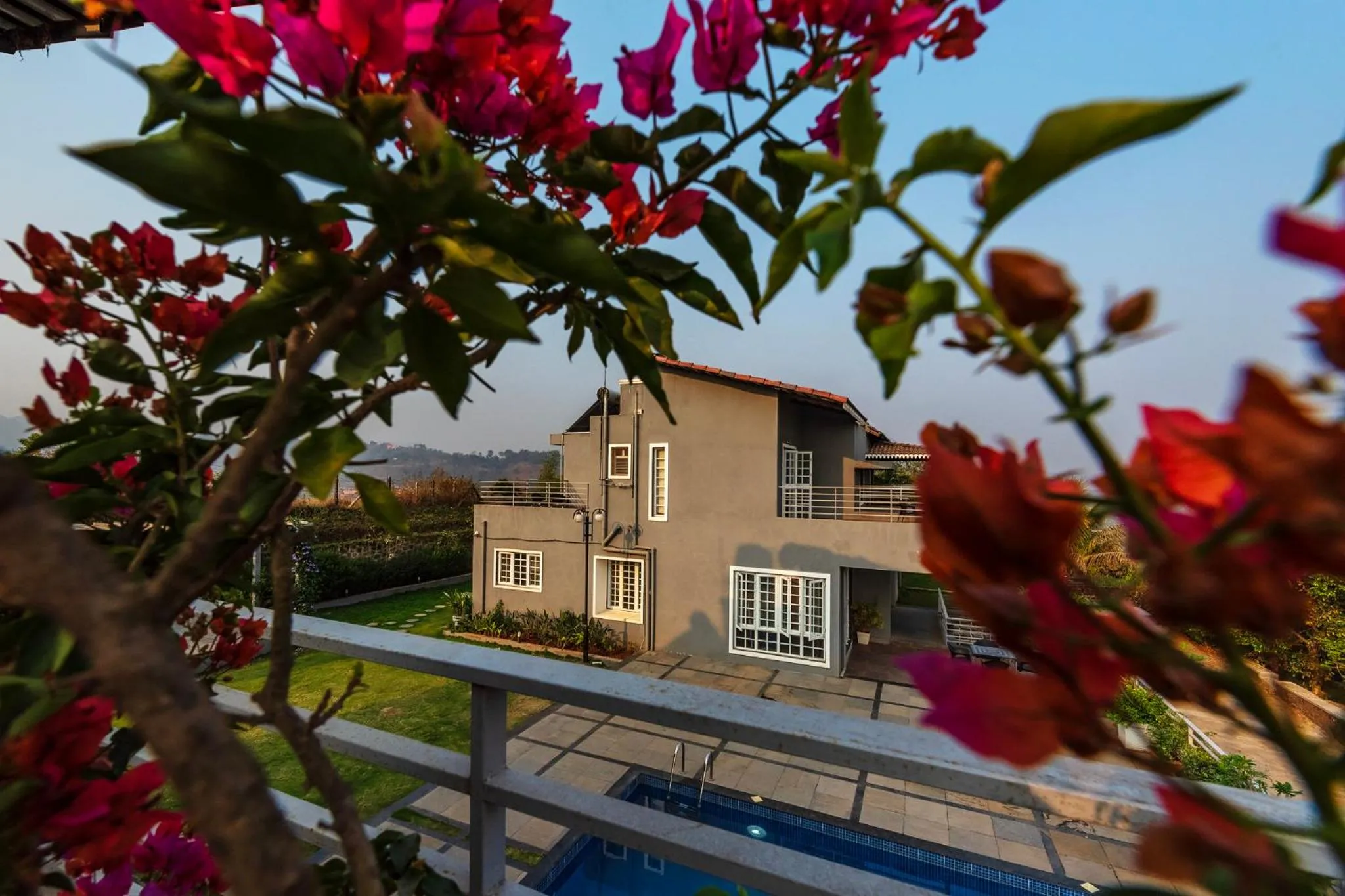 4 Bed Villa - Sleeps 8 - Private Pool - Mtn Views