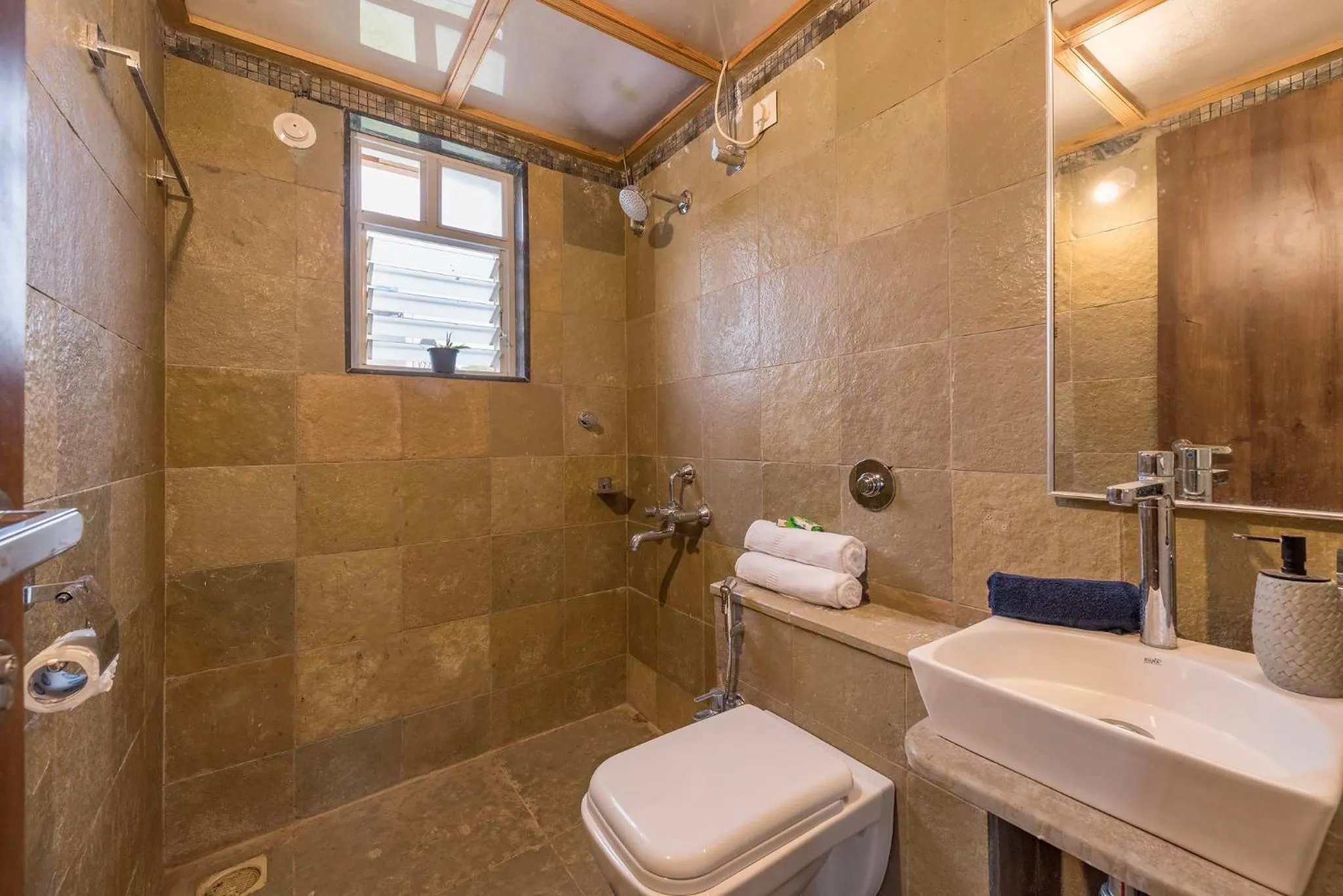 4 Bed Villa - Sleeps 8 - Private Pool - Mtn Views