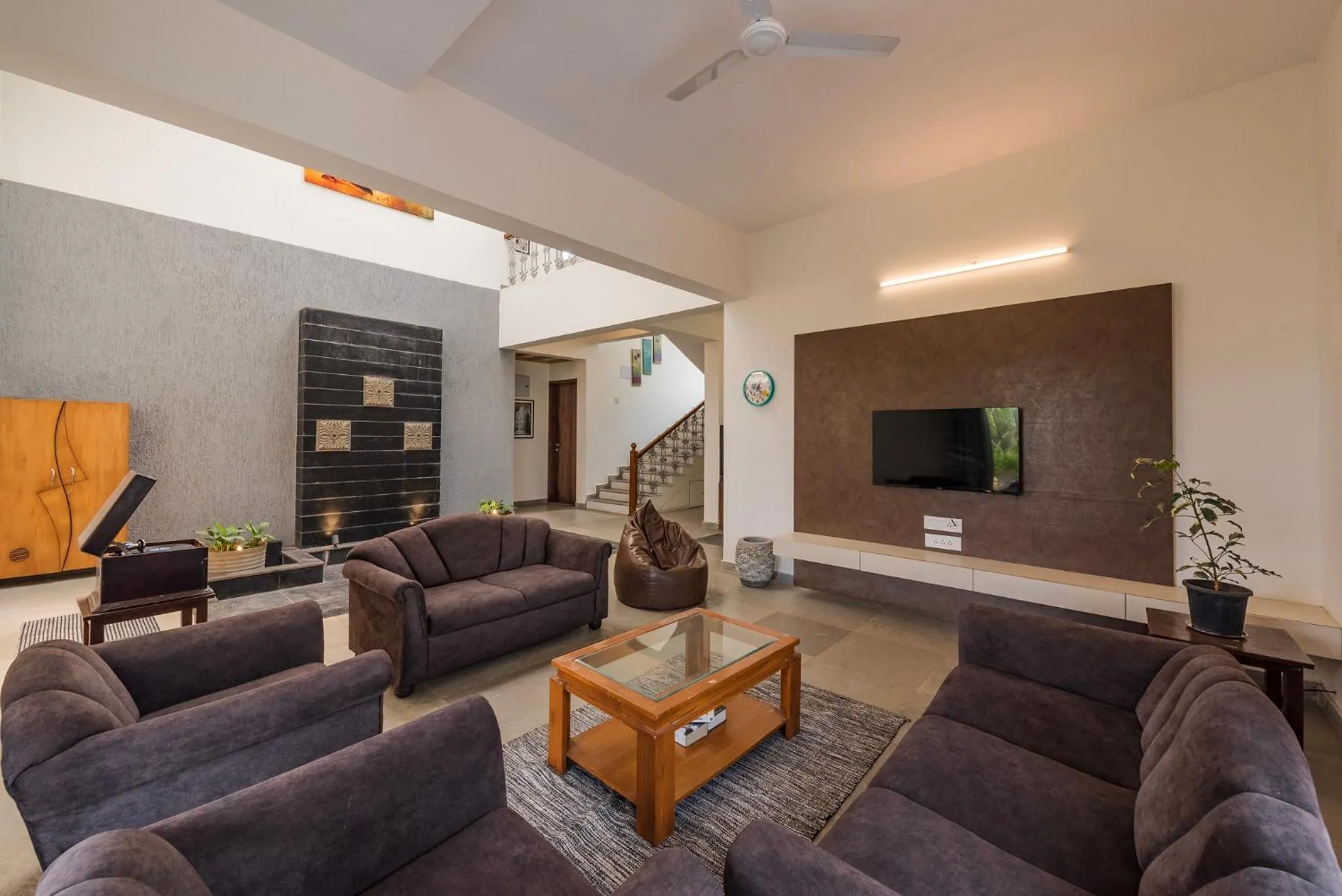 4 Bed Villa - Sleeps 8 - Private Pool - Mtn Views
