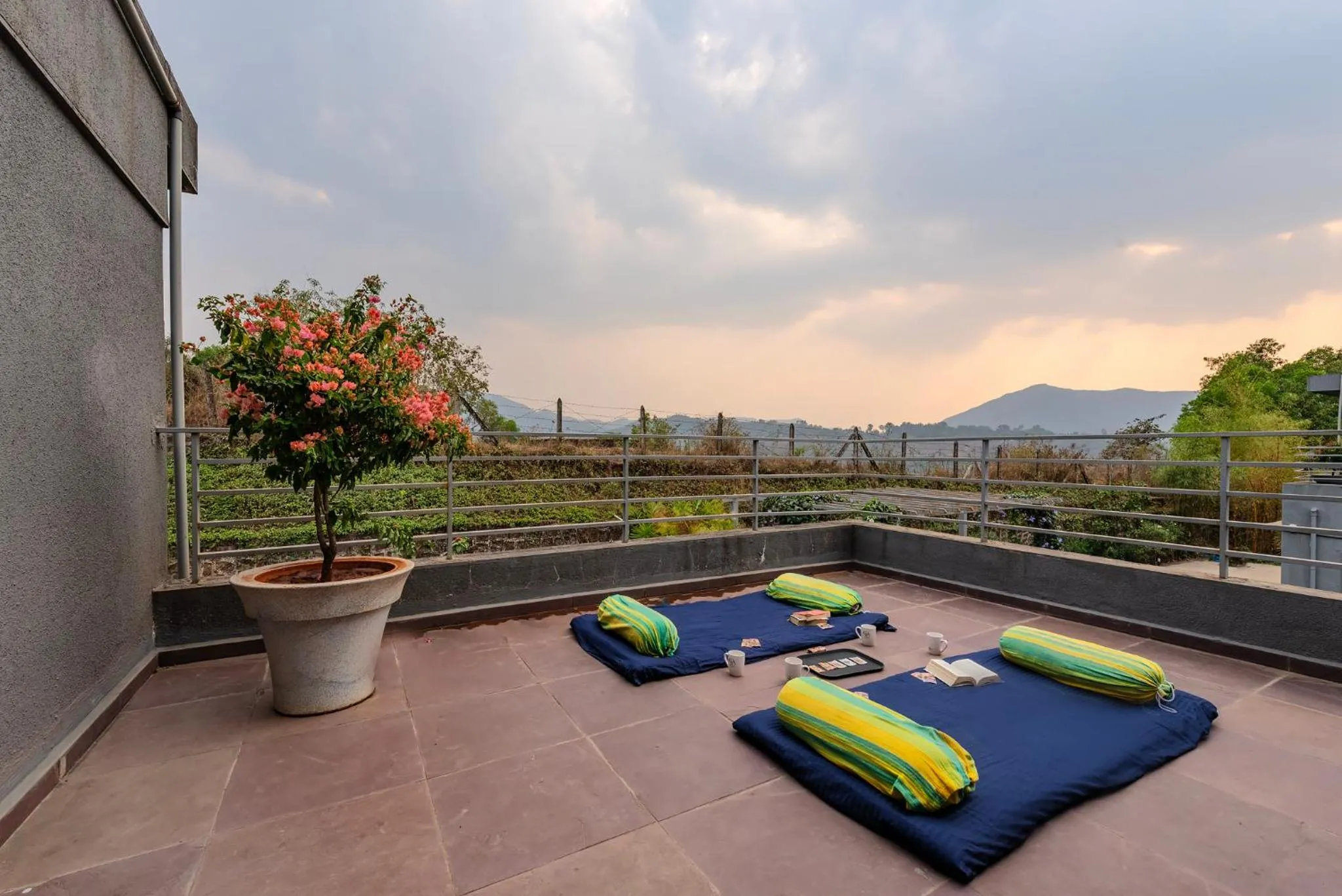 4 Bed Villa - Sleeps 8 - Private Pool - Mtn Views