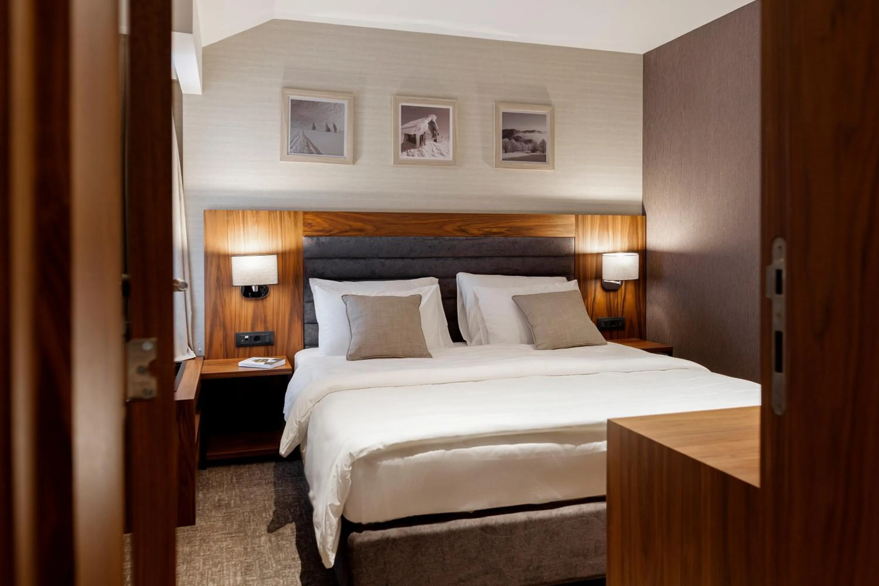 Photo of the whole room, Bed in Hotel Grand Kopaonik