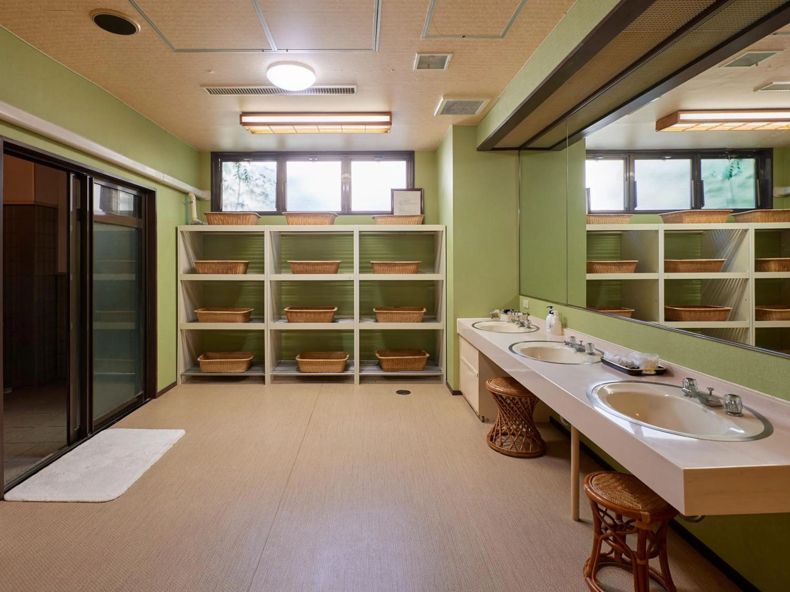 Public Bath in Sakura no Yakata Hotel