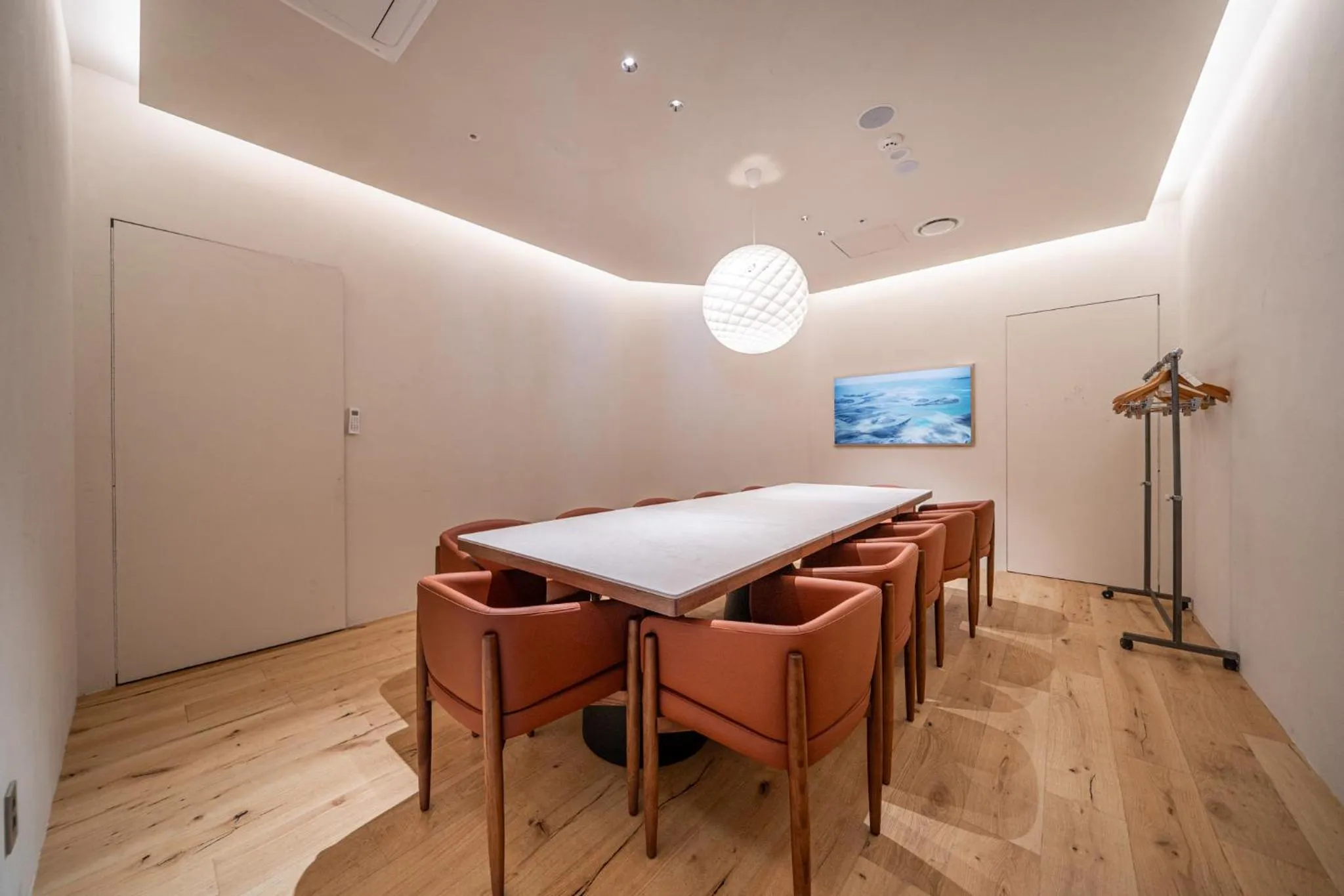 Restaurant/places to eat in Koreana Hotel