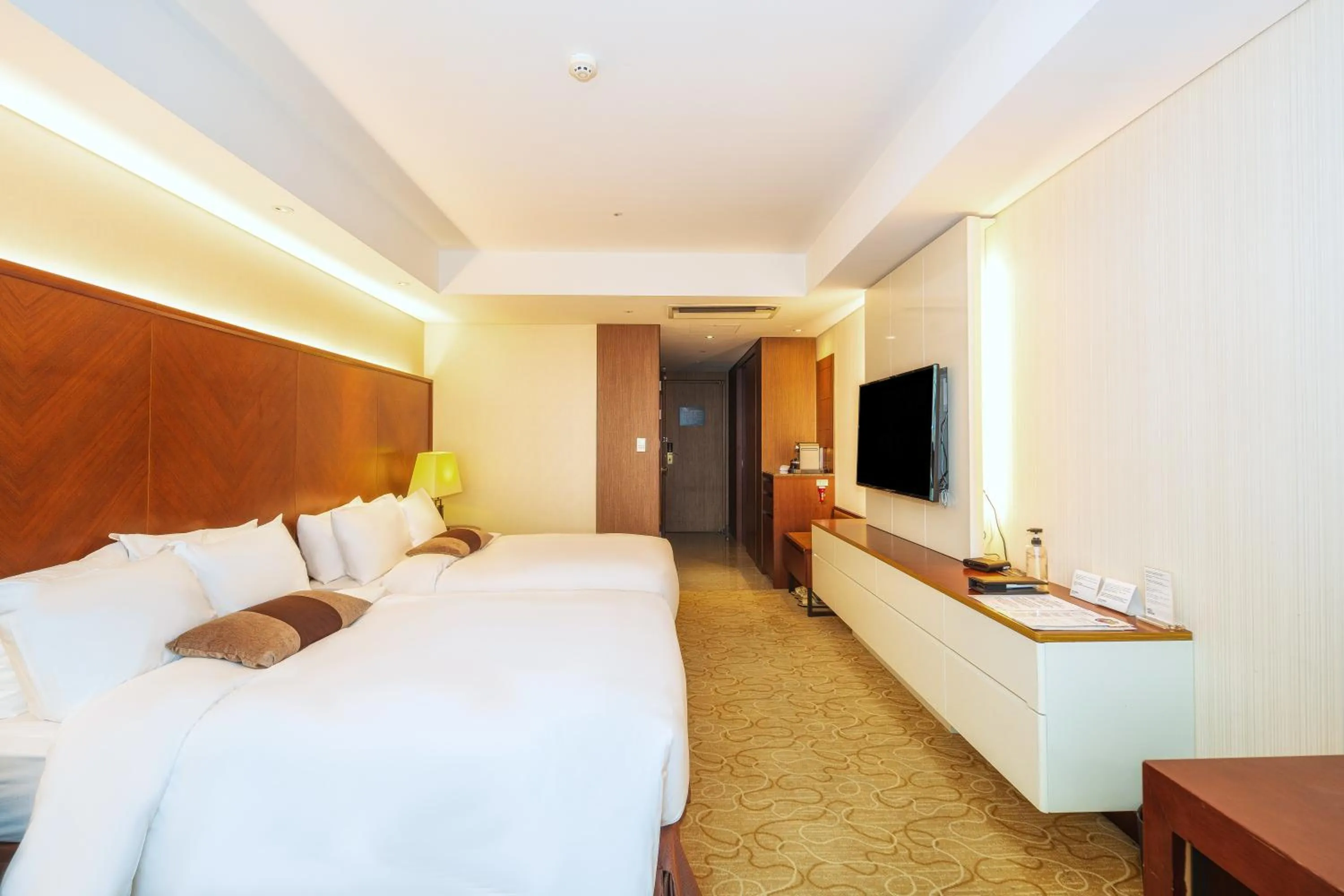 Photo of the whole room, Bed in Koreana Hotel