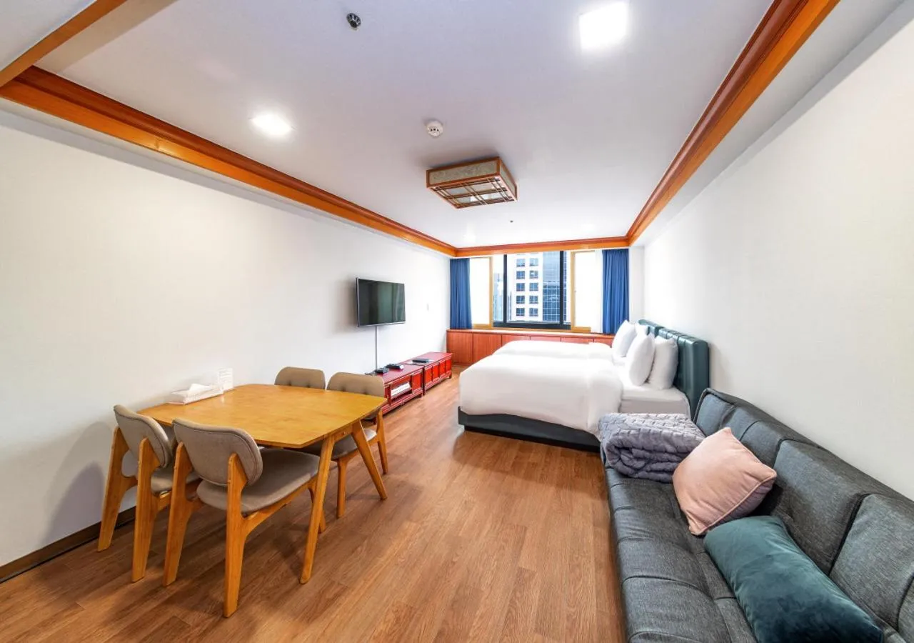 Photo of the whole room, Bed in Koreana Hotel