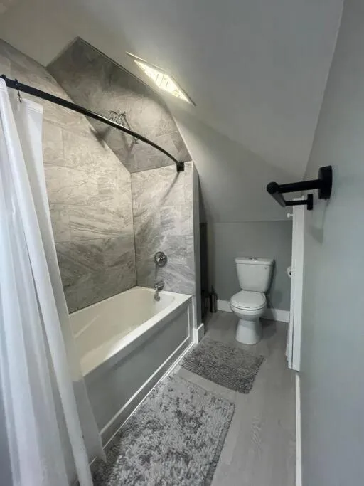 Unique modern luxury 2 bedroom apartment rental