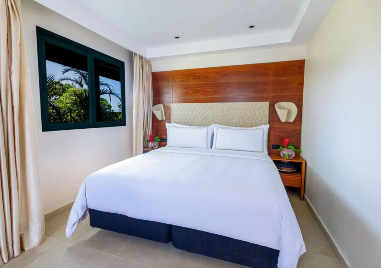 Bedroom, Bed in Shangri-La Yanuca Island, Fiji
