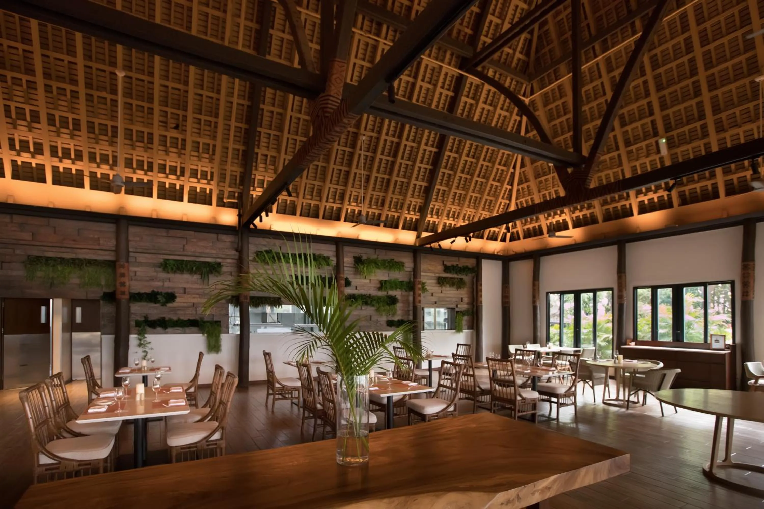 Restaurant/places to eat in Shangri-La Yanuca Island, Fiji