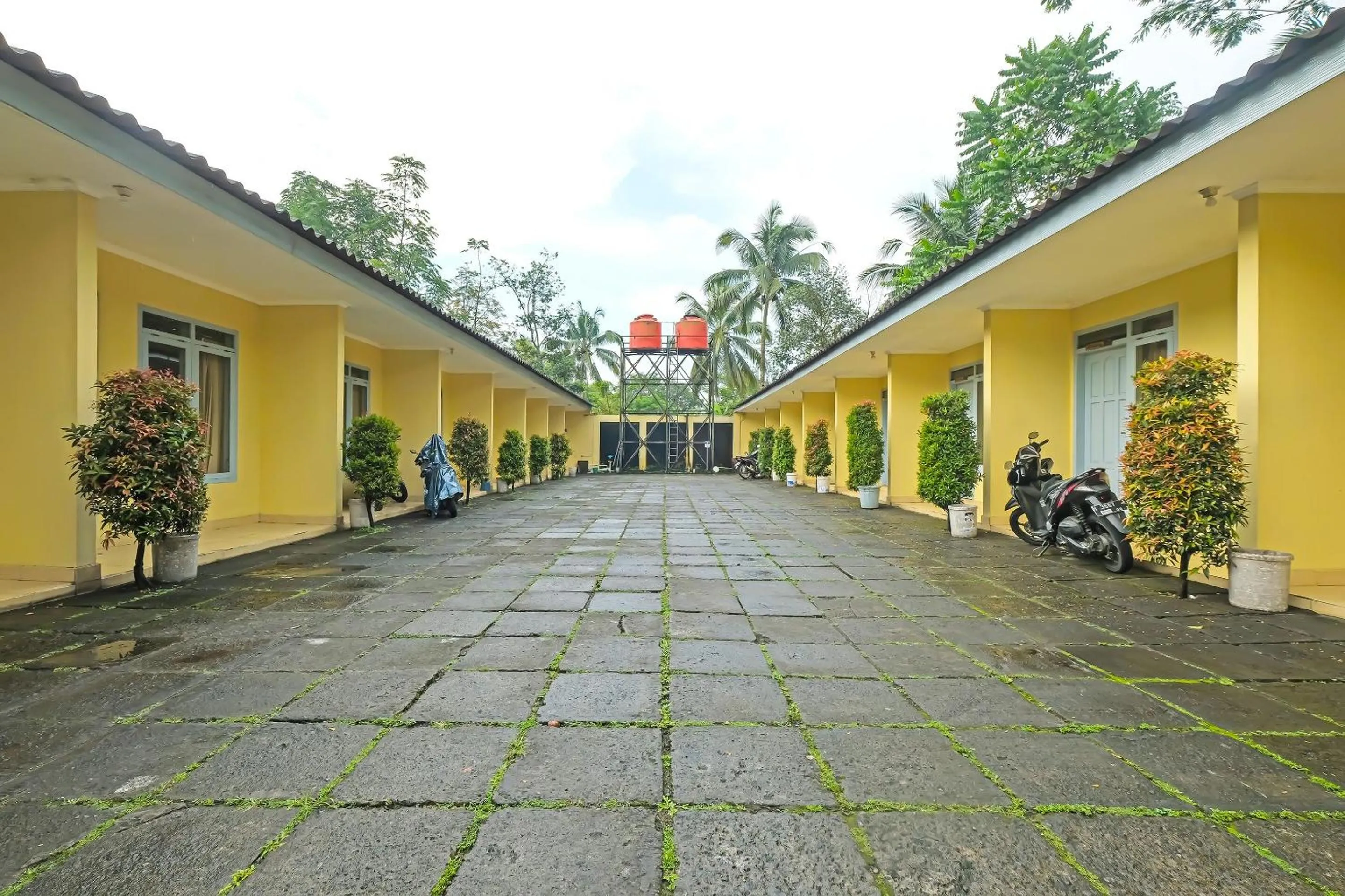 Lobby or reception in OYO 92485 Hotel Family
