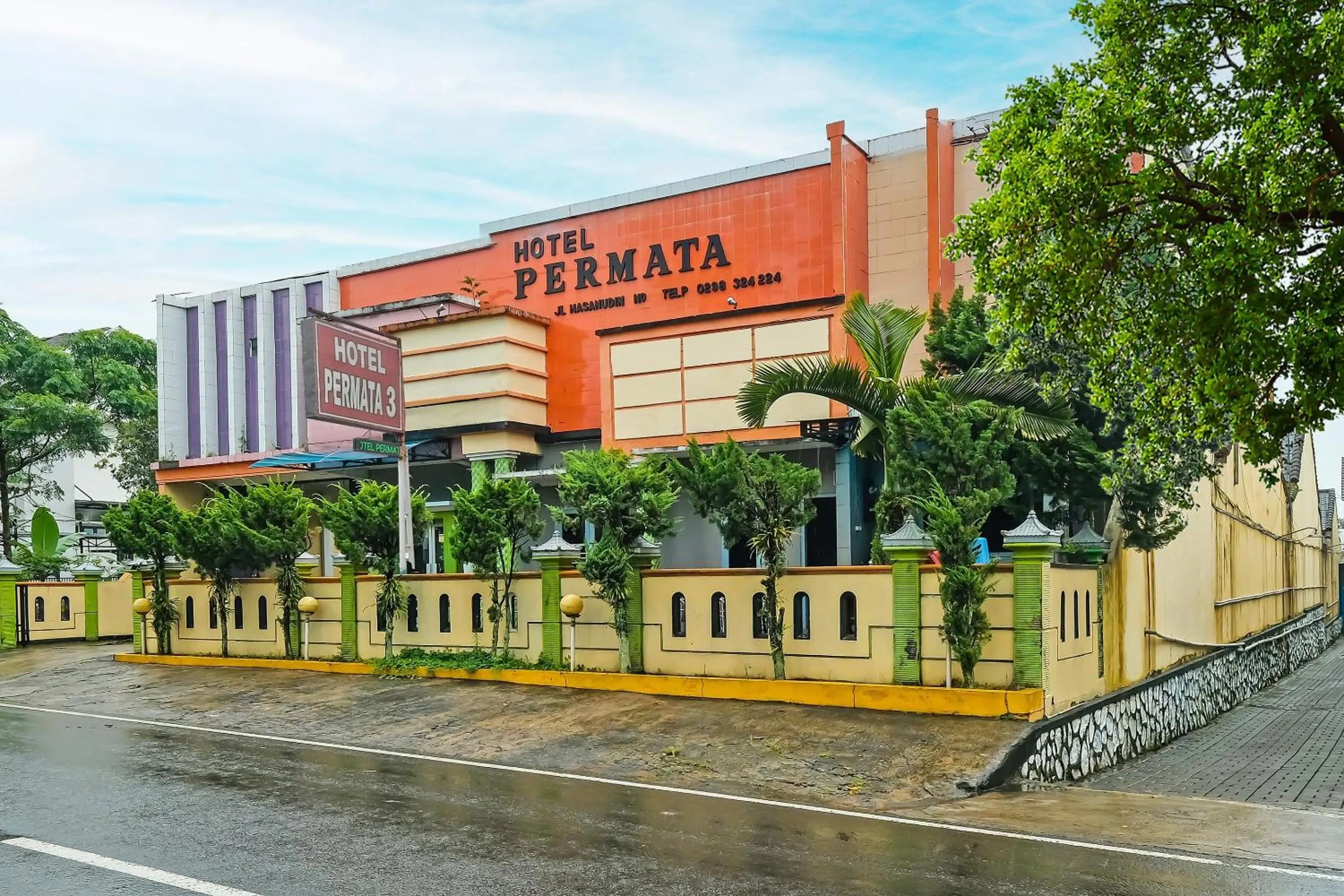 Facade/entrance in Hotel O Permata 3
