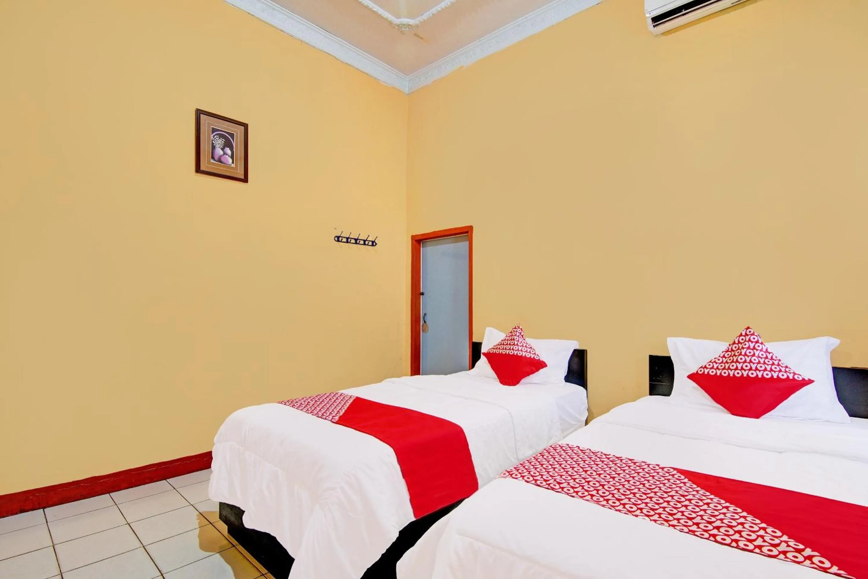 Bedroom, Bed in OYO 92497 Penginapan Pasir Indah SyariahNearMonument Park City Sand Pengaraian