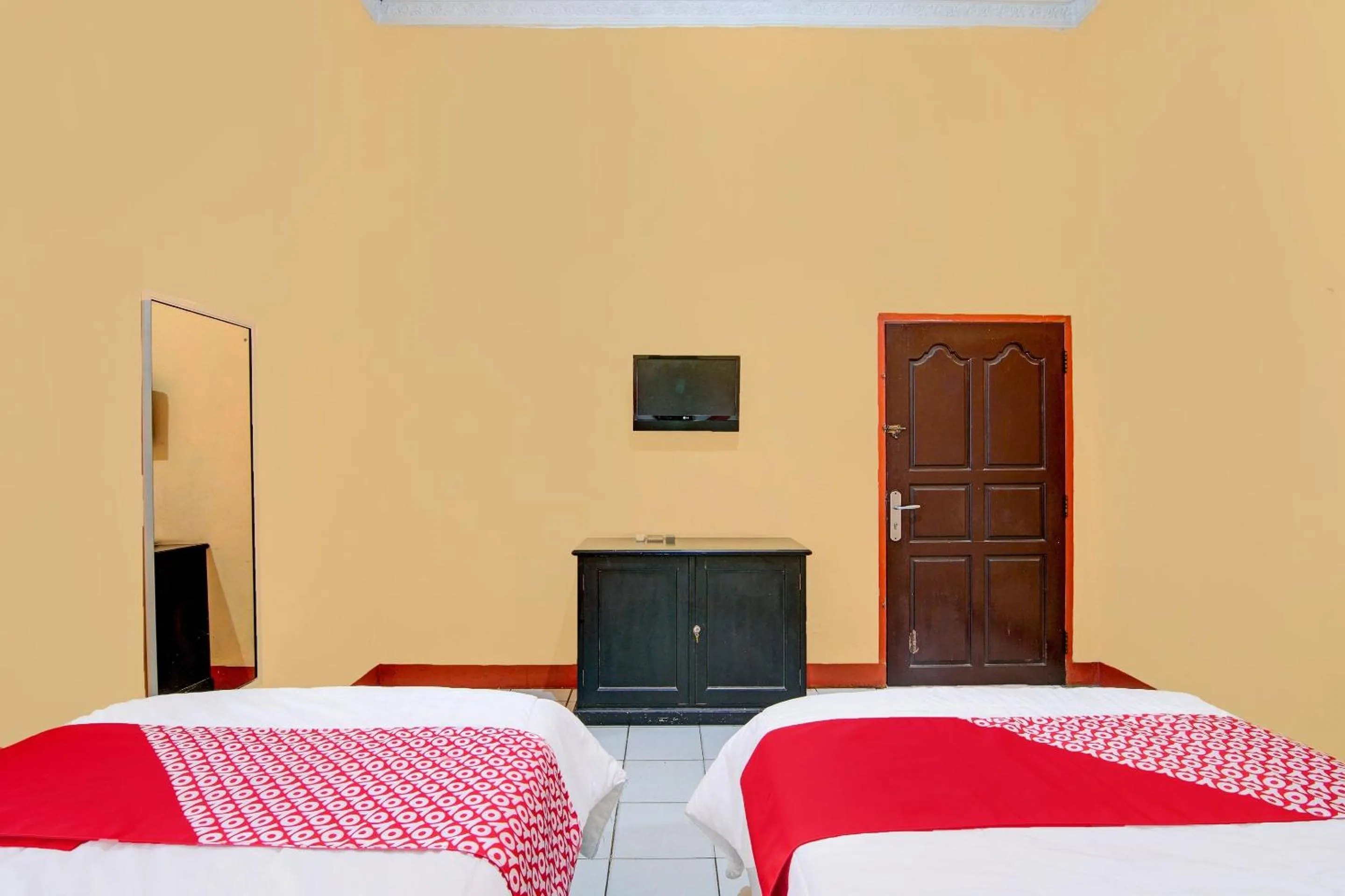 Bedroom, Bed in OYO 92497 Penginapan Pasir Indah SyariahNearMonument Park City Sand Pengaraian