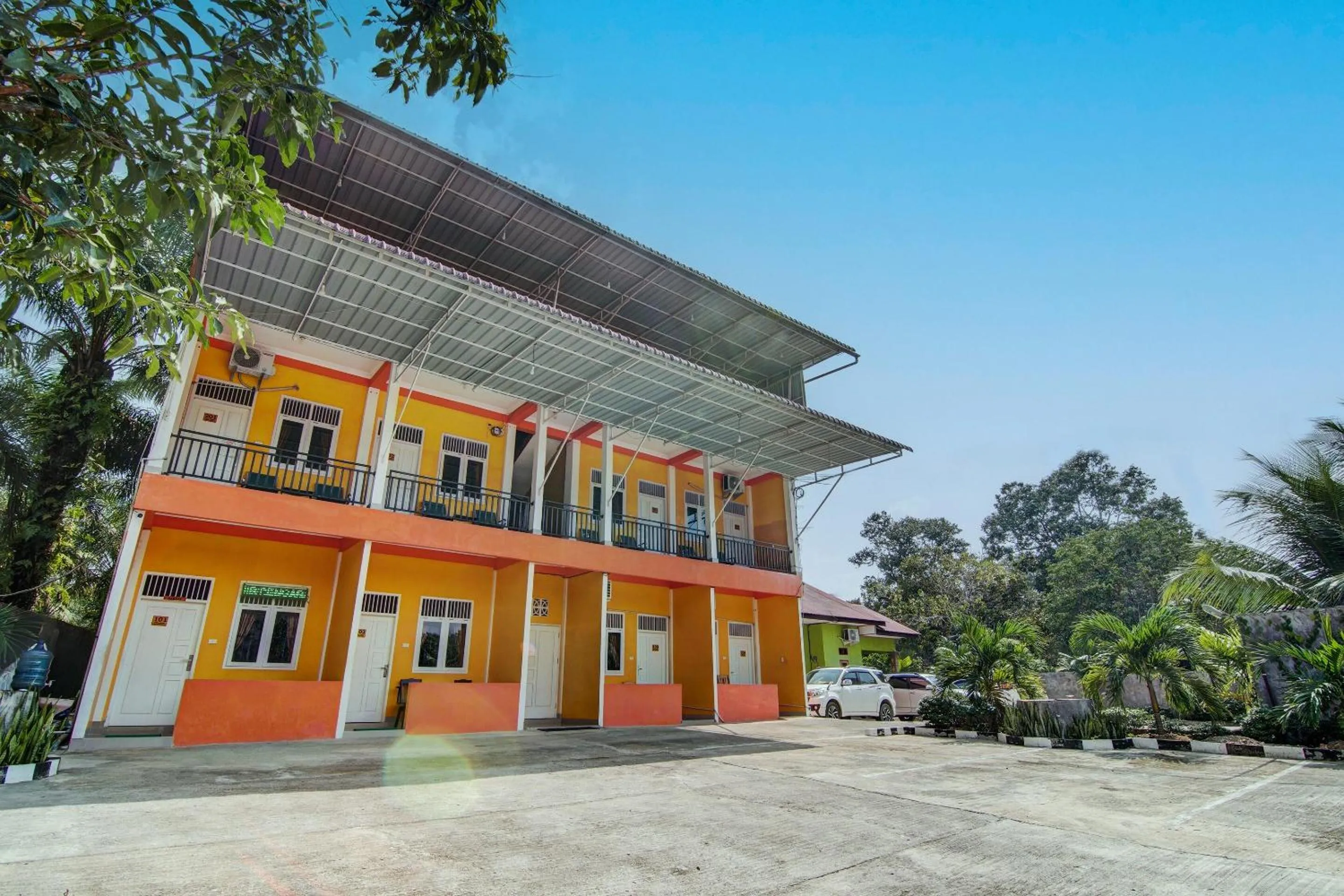 Facade/entrance in Hotel O Wisma Sakinah Syariah