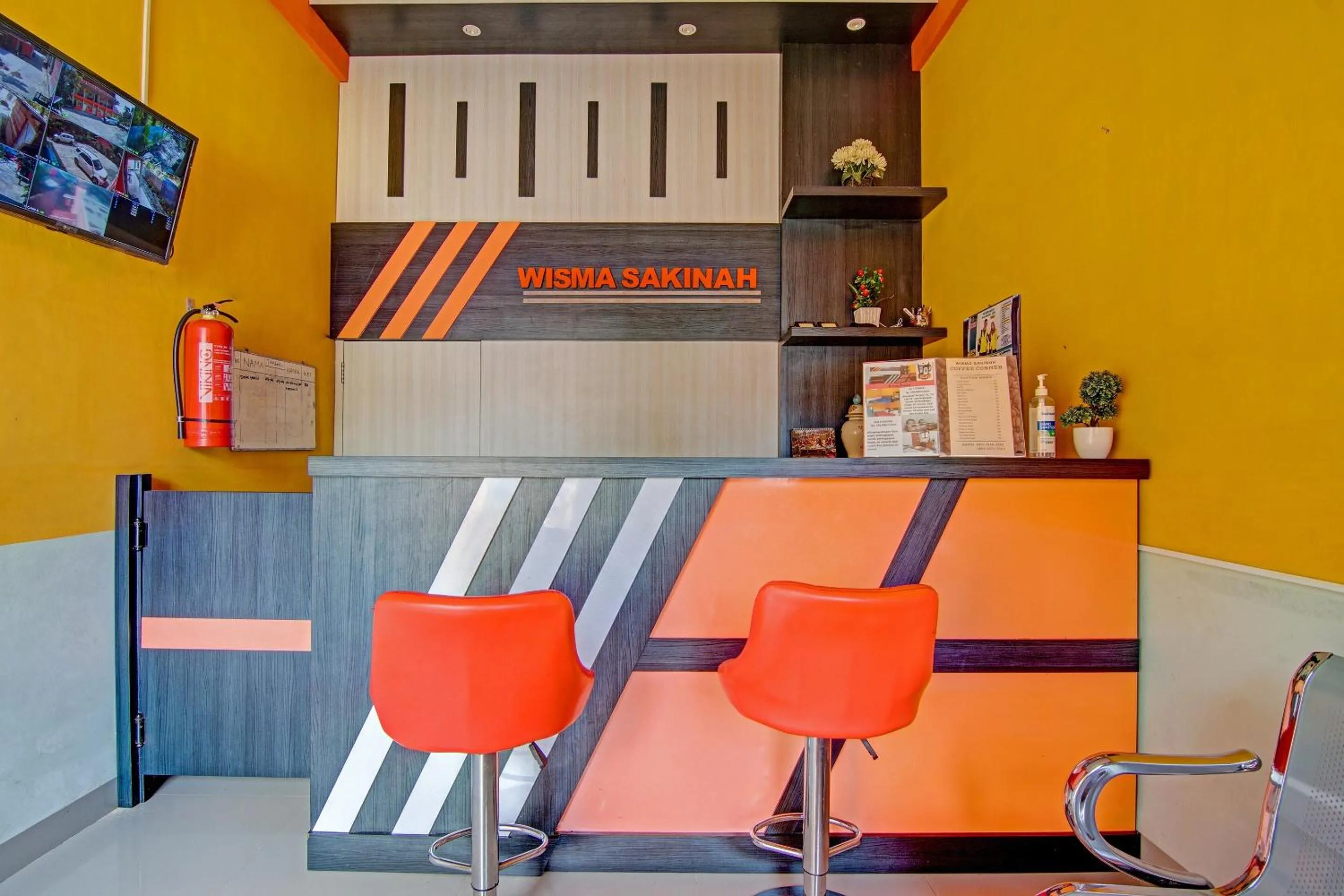 Lobby or reception in Hotel O Wisma Sakinah Syariah