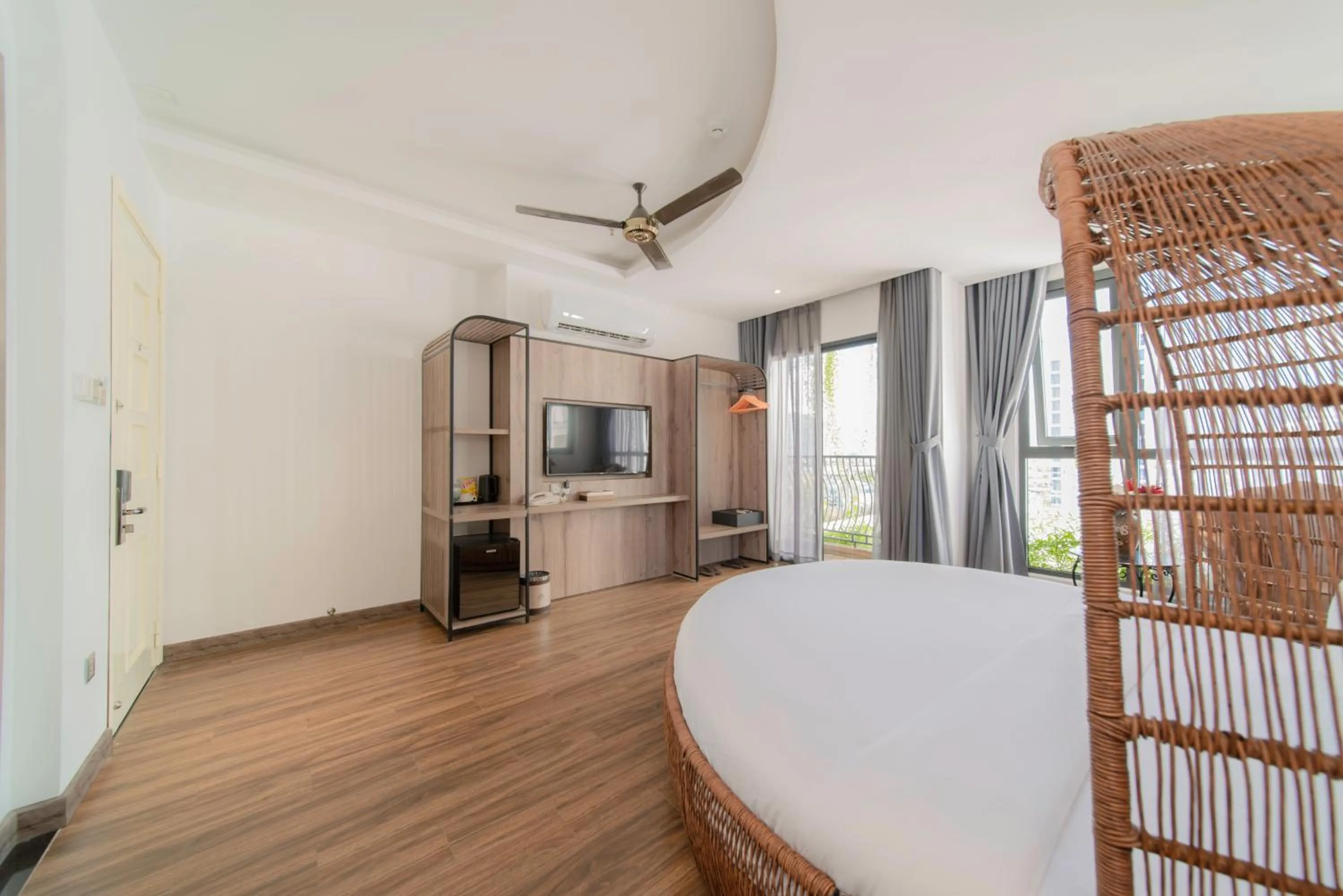 Communal lounge/ TV room, Bed in Aaron Boutique Hotel