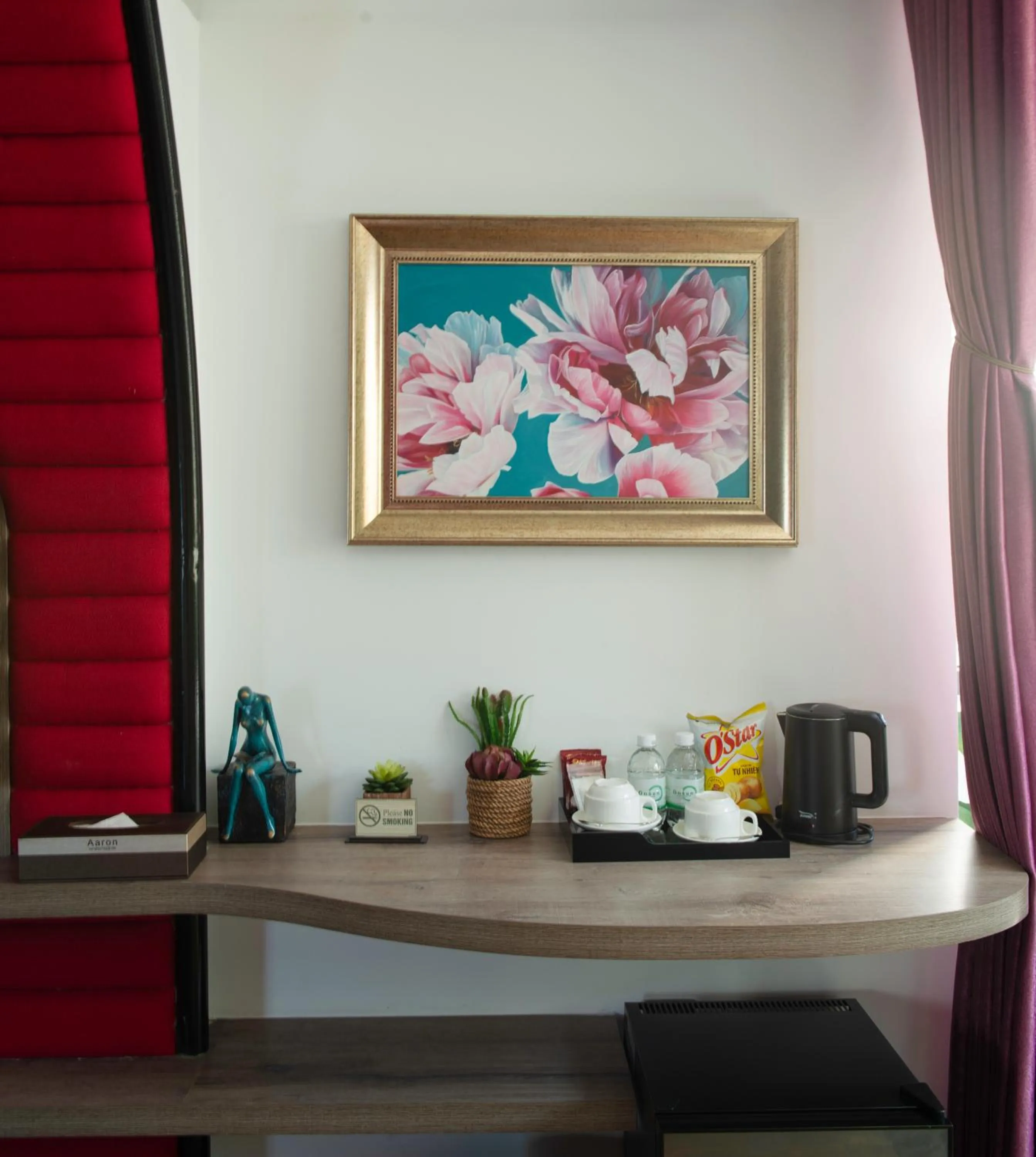 Coffee/tea facilities in Aaron Boutique Hotel