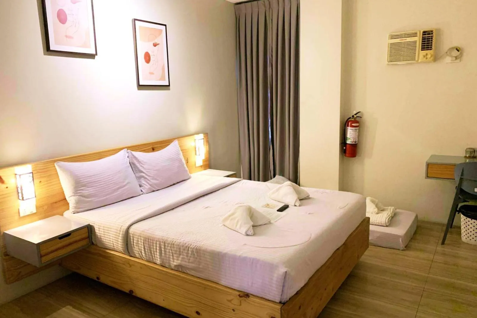 Bed in DLT Suites Cebu powered by Cocotel